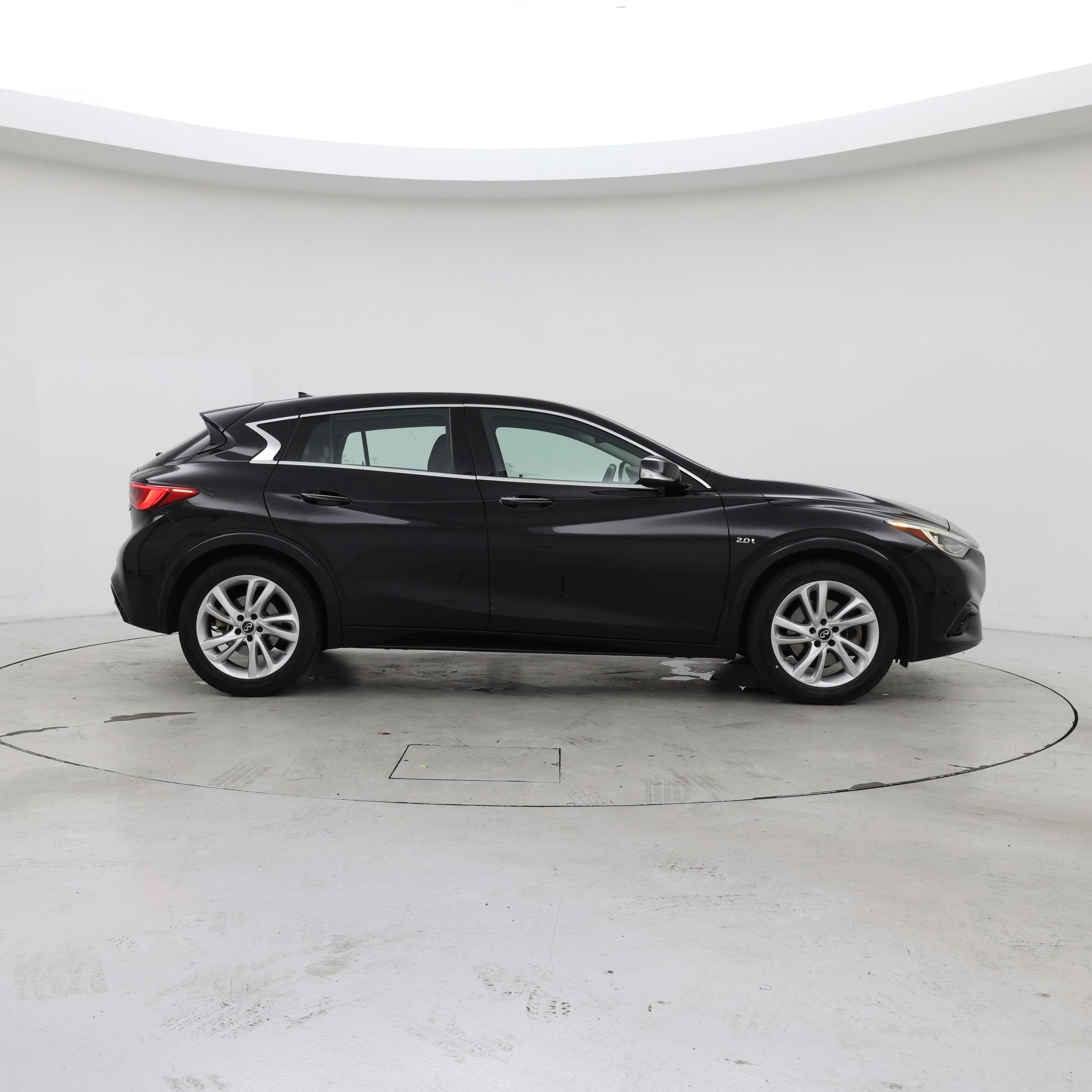 Thumbnail: 2018 INFINITI QX30 - 7
