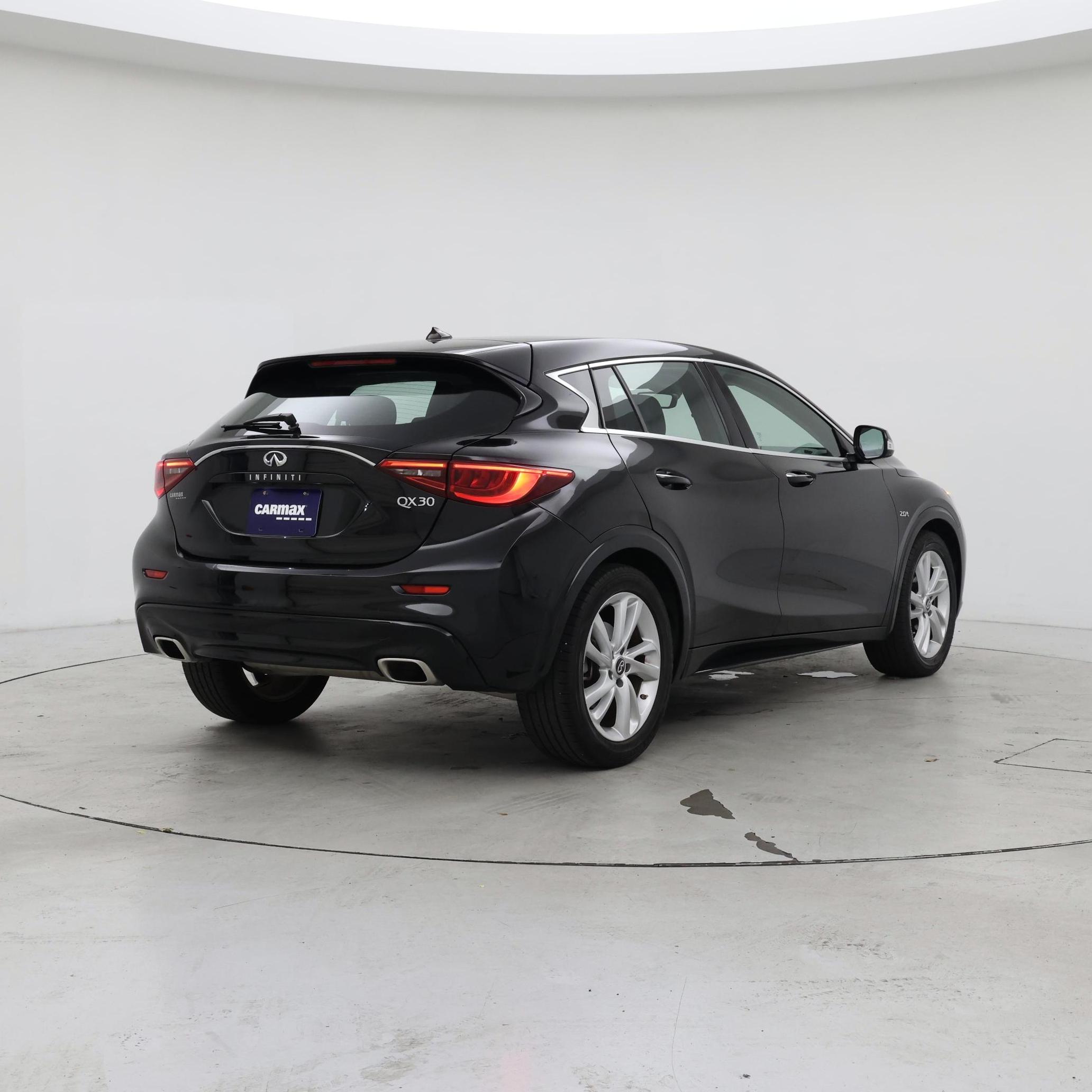 Thumbnail: 2018 INFINITI QX30 - 8