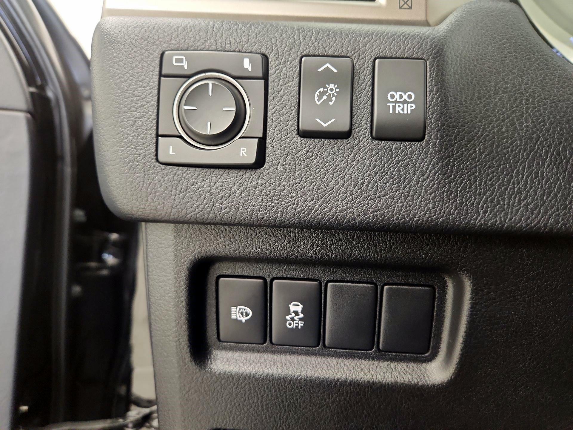 Thumbnail: 2016 Lexus GX - 13