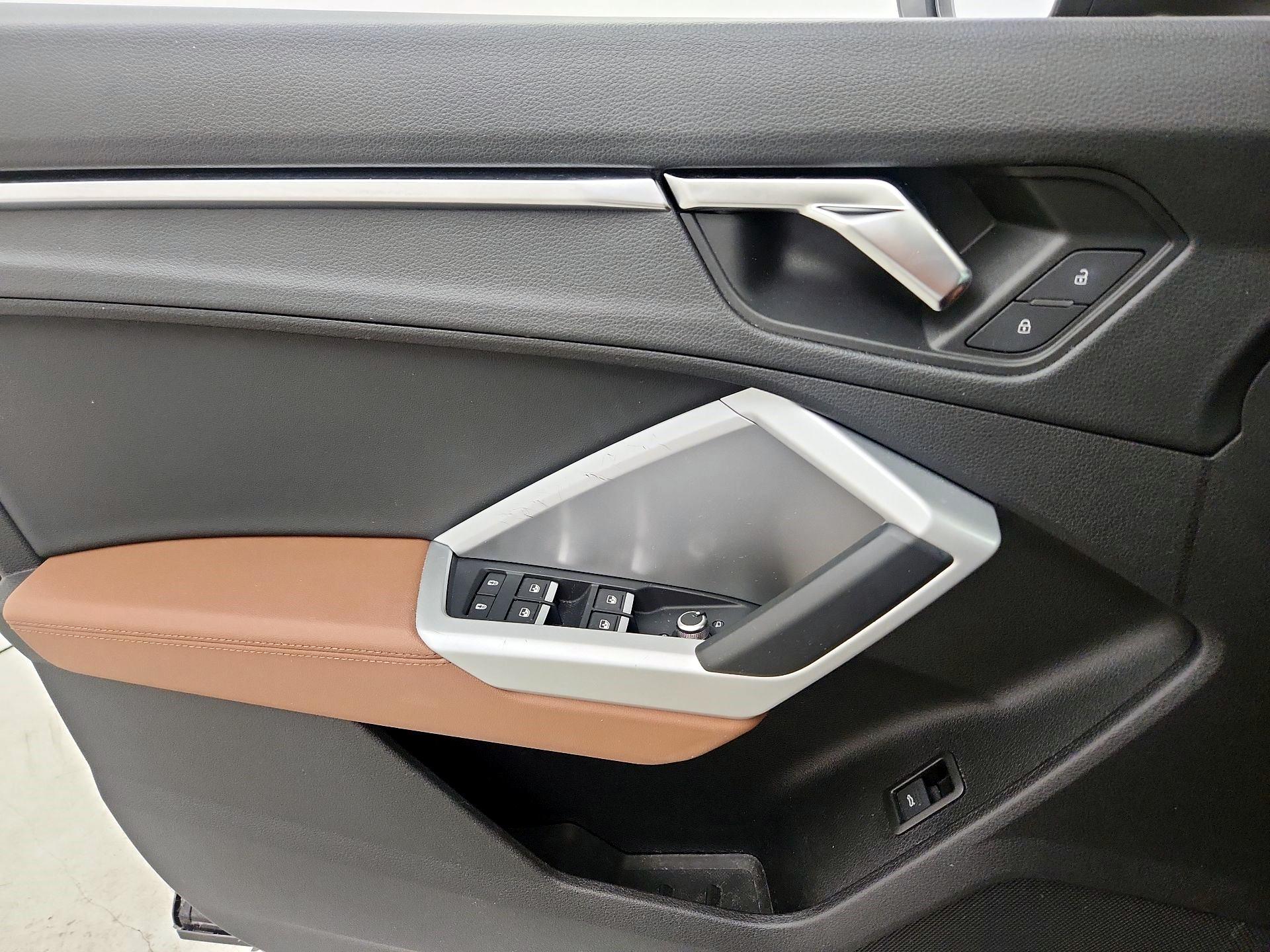 Thumbnail: 2020 Audi Q3 - 12