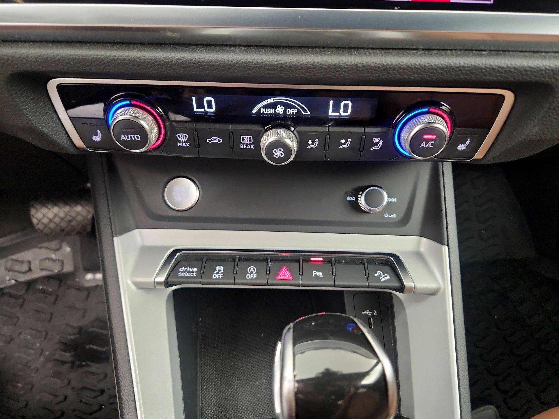 Thumbnail: 2020 Audi Q3 - 15