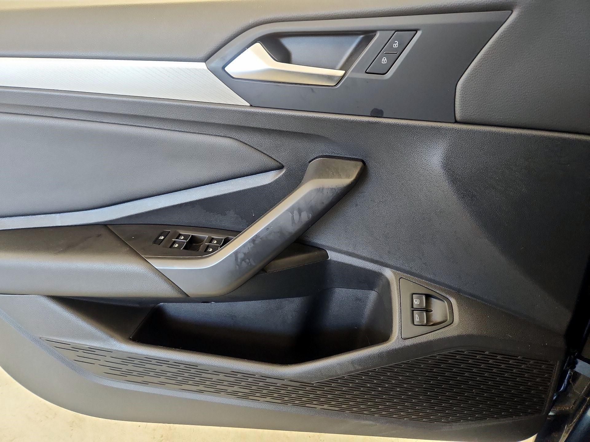 Thumbnail: 2021 Volkswagen Jetta - 12