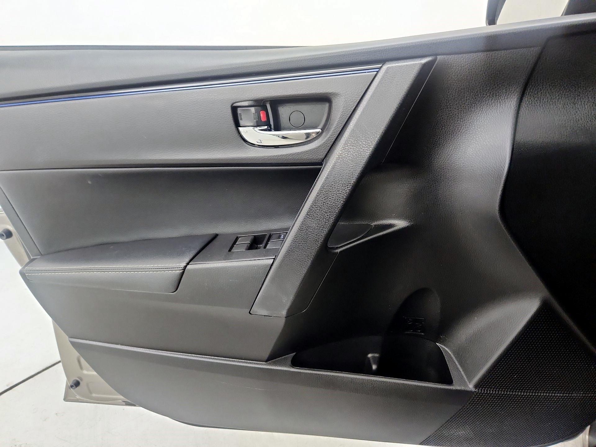 Thumbnail: 2019 Toyota Corolla - 12