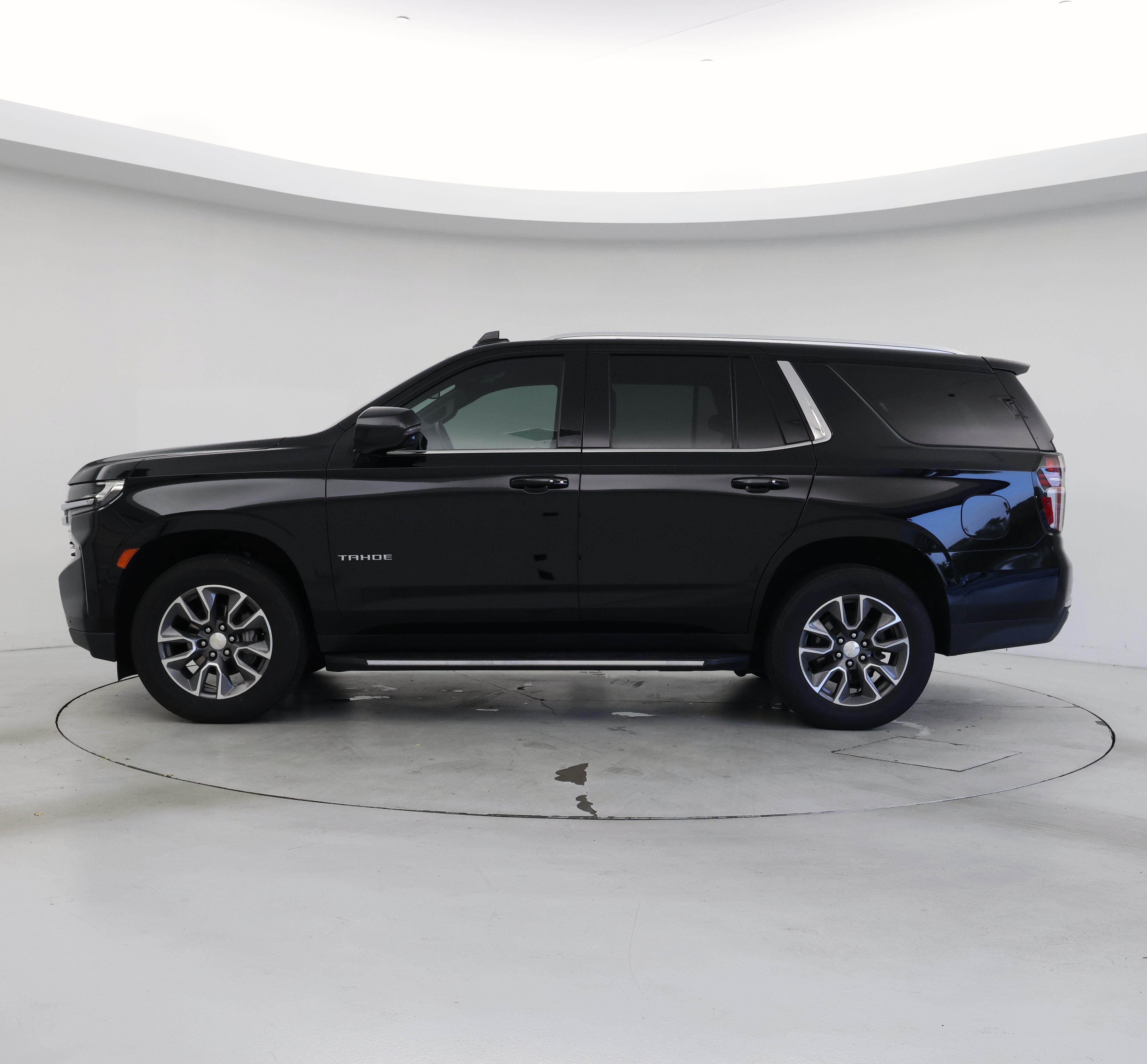 Thumbnail: 2021 Chevrolet Tahoe - 3