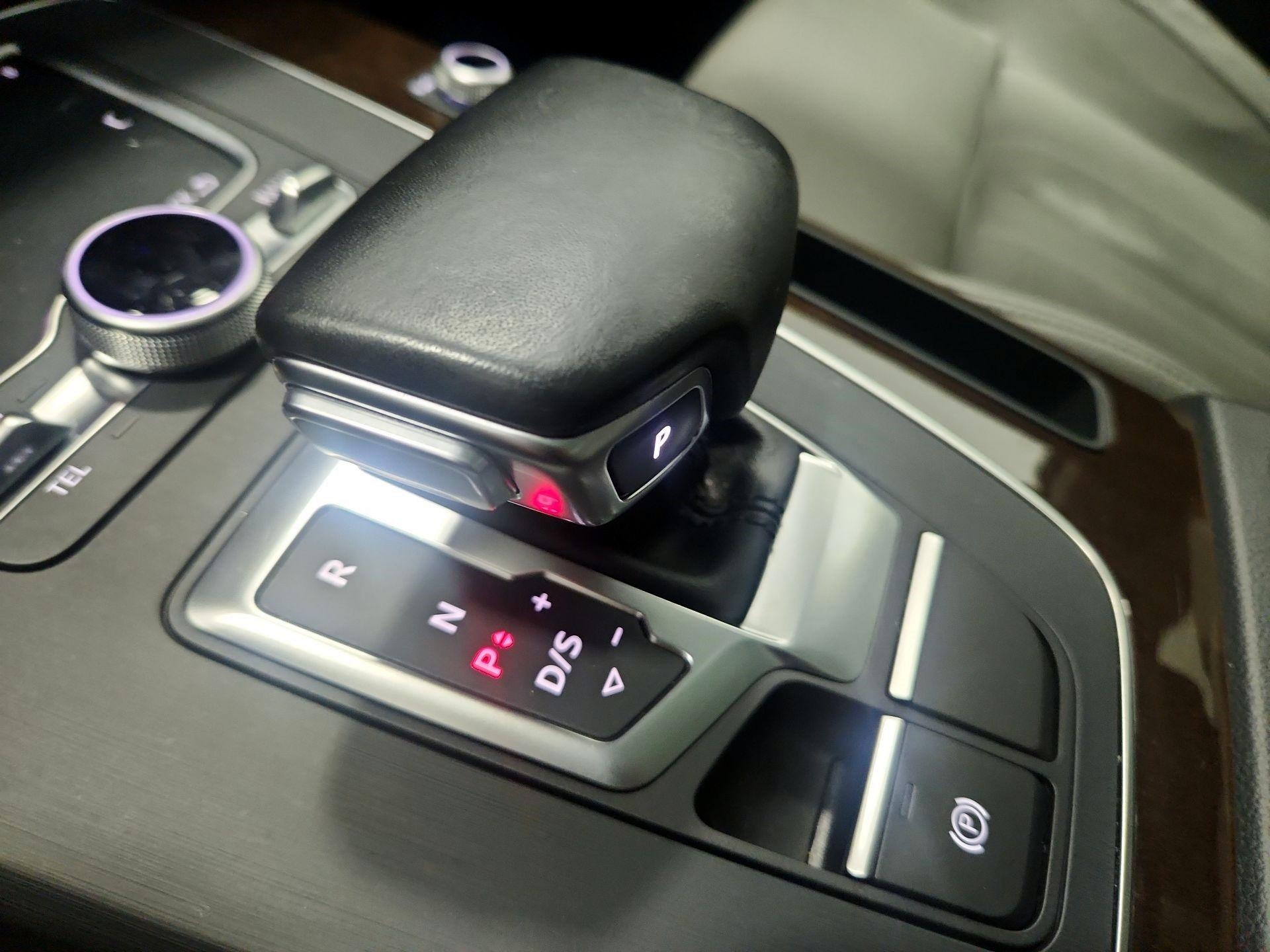 Thumbnail: 2018 Audi Q5 - 18