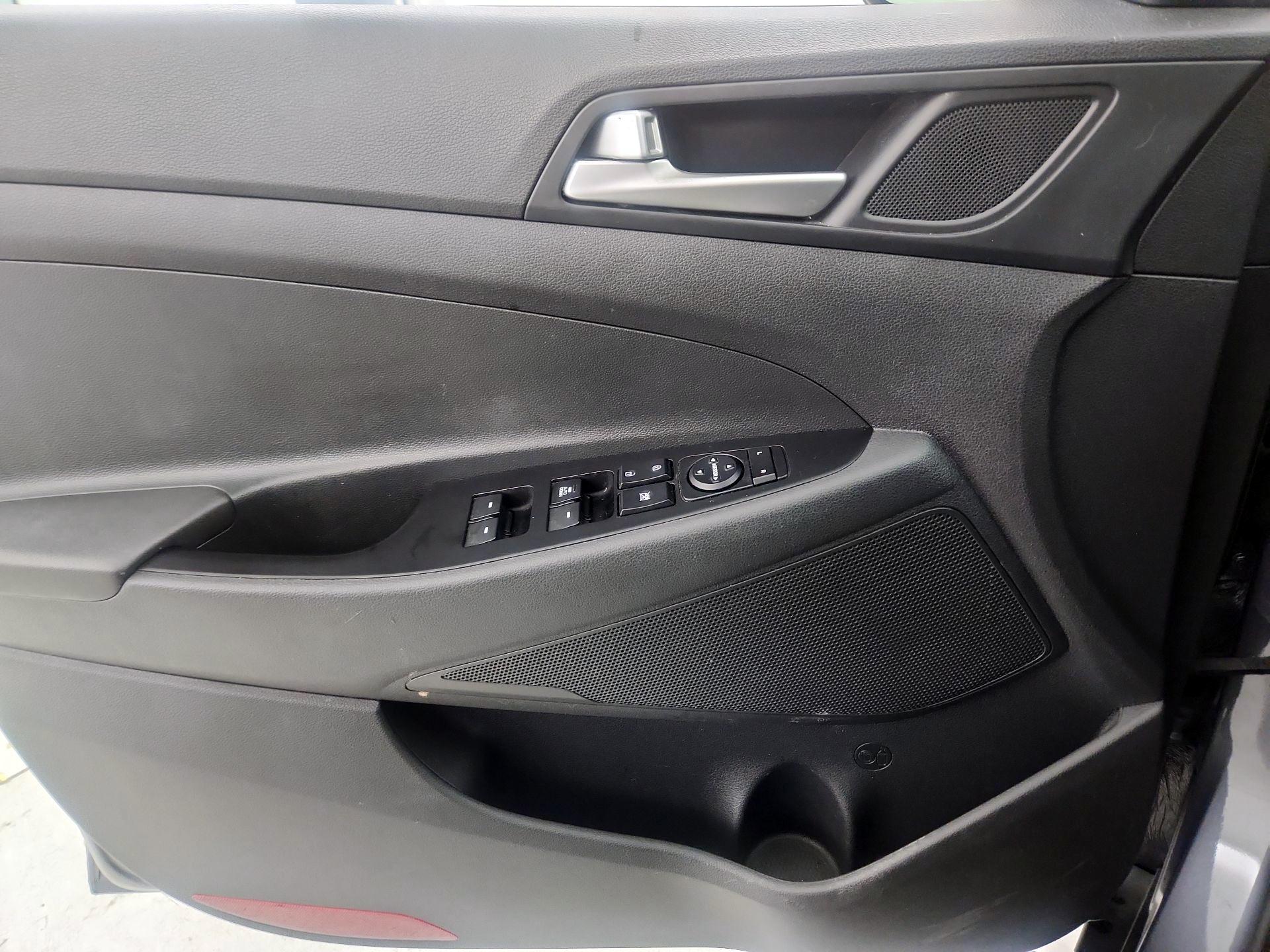 Thumbnail: 2019 Hyundai Tucson - 12