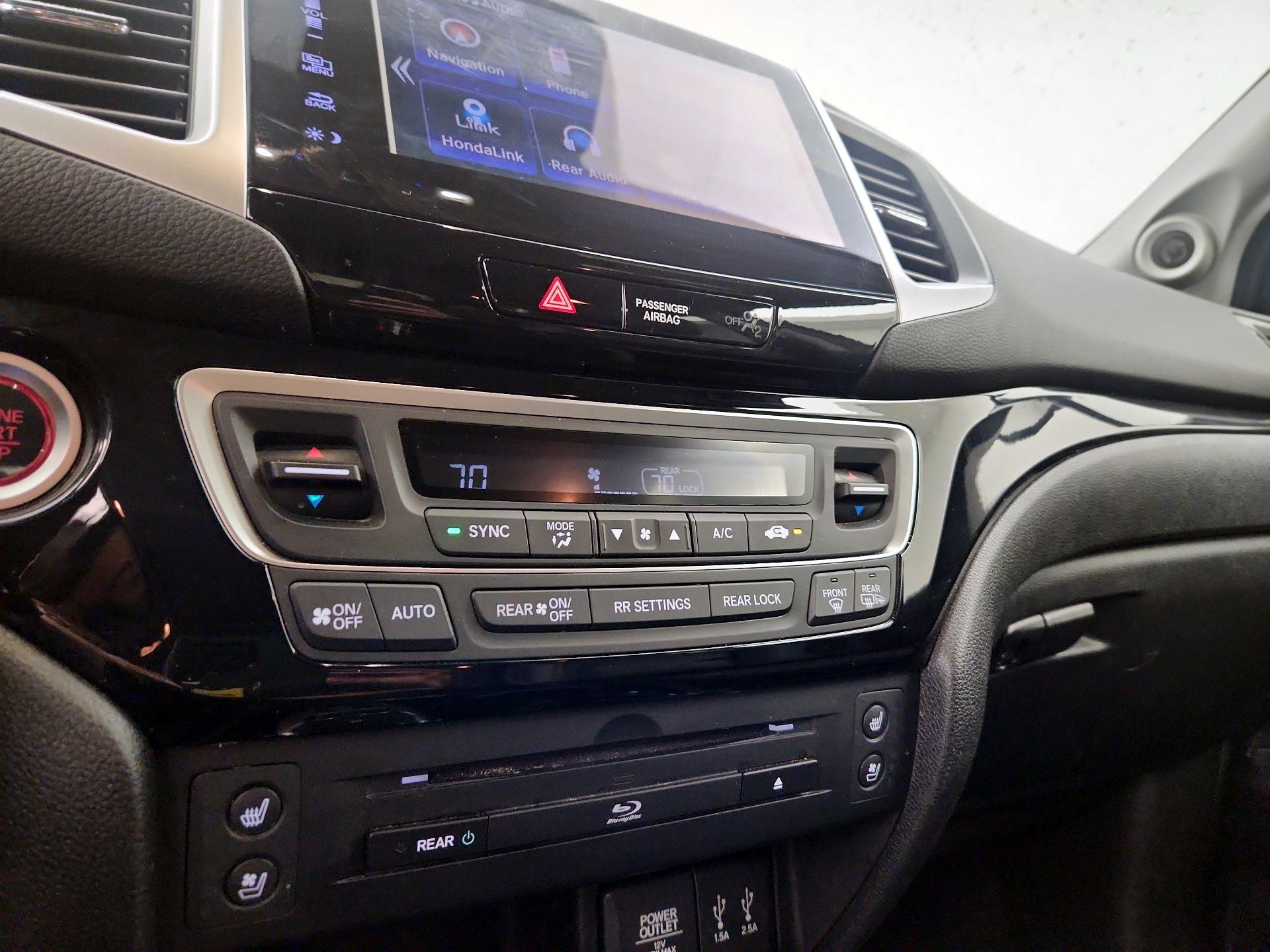 Thumbnail: 2016 Honda Pilot - 17
