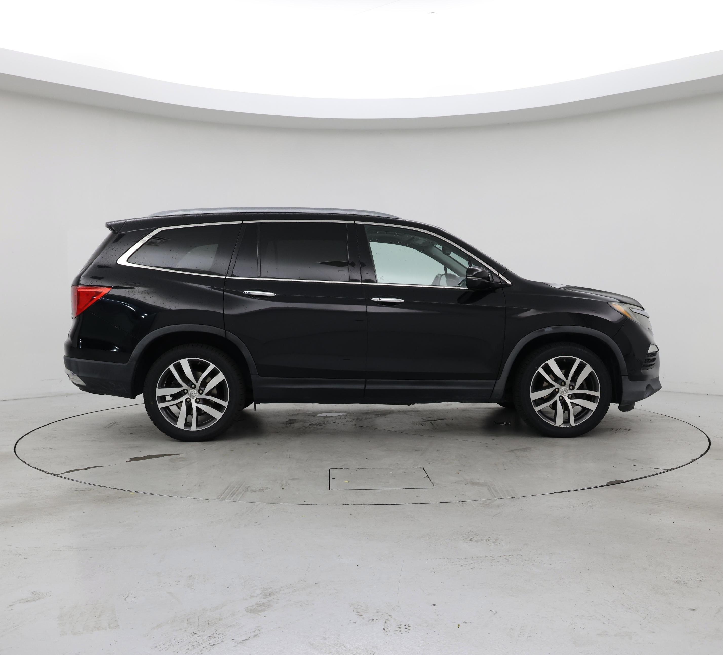 Thumbnail: 2016 Honda Pilot - 7