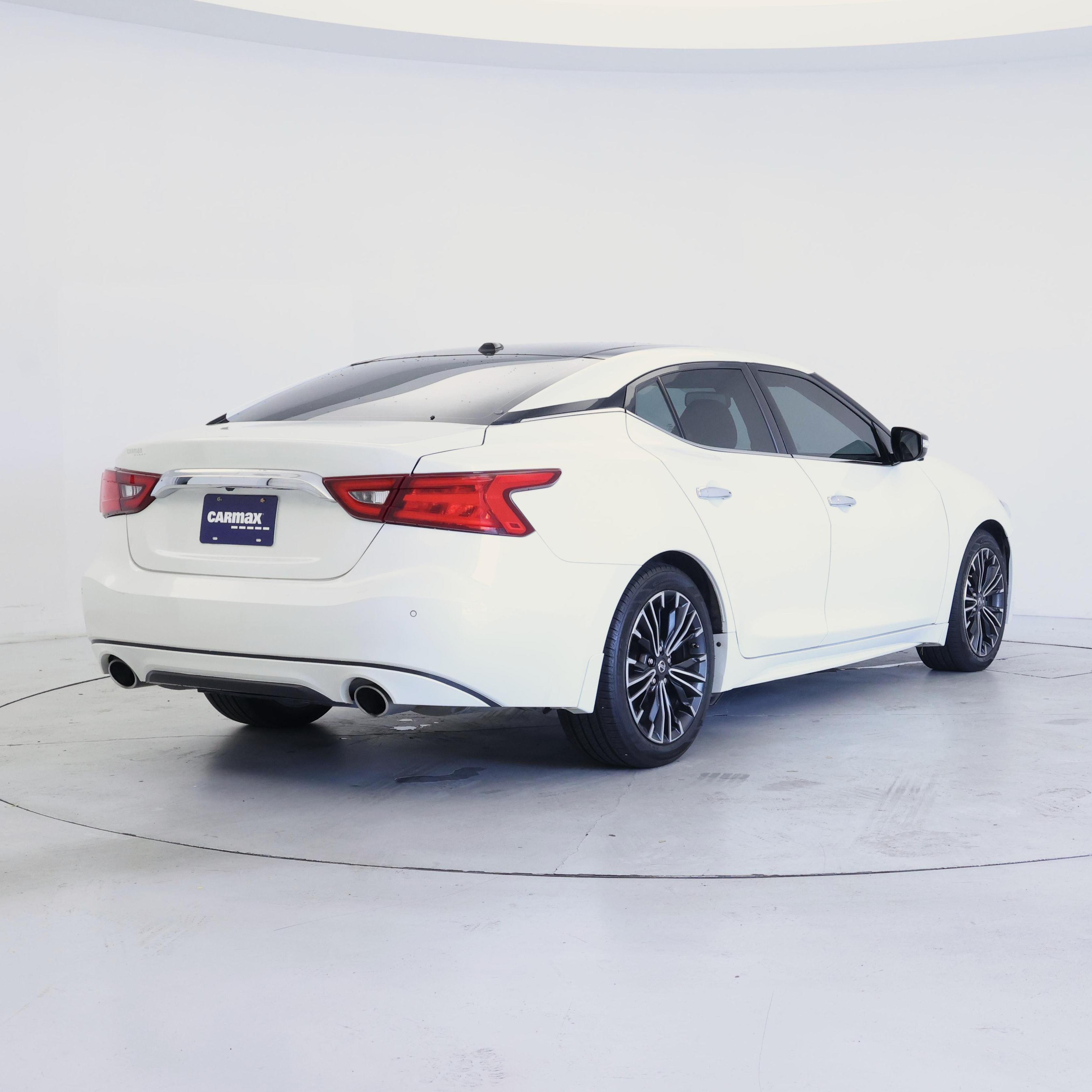Thumbnail: 2017 Nissan Maxima - 8