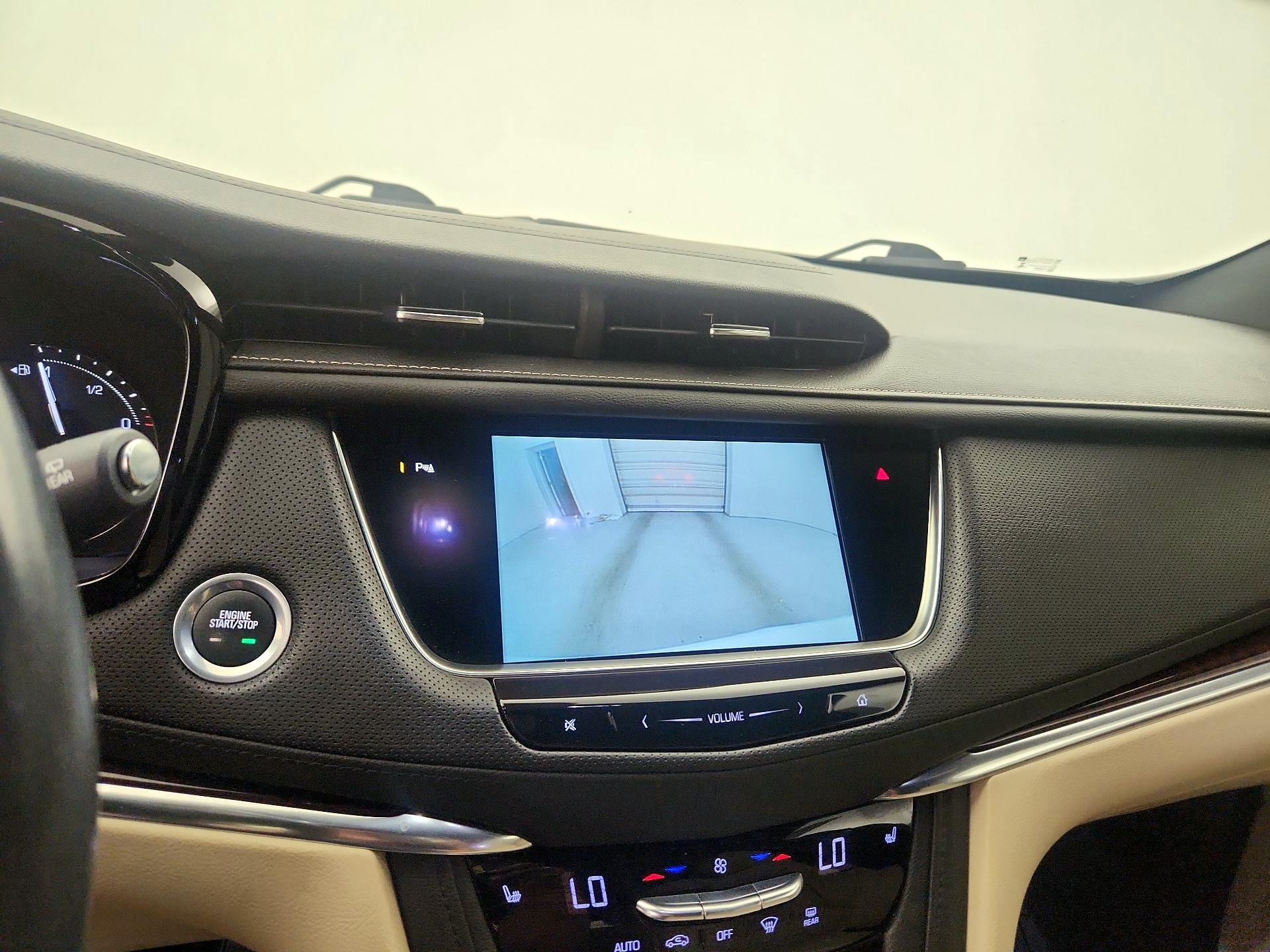 Thumbnail: 2019 Cadillac XT5 - 12