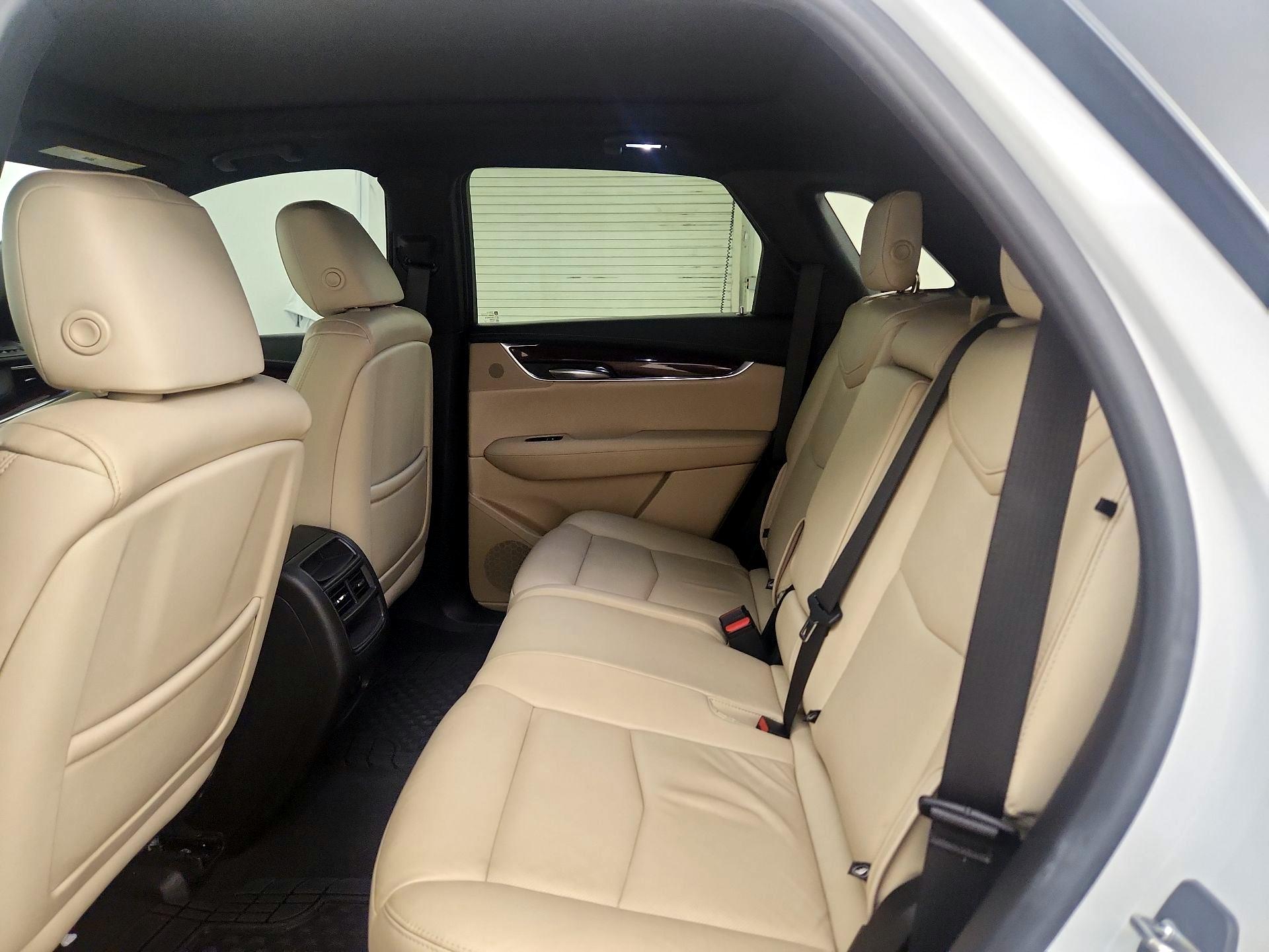 Thumbnail: 2019 Cadillac XT5 - 17