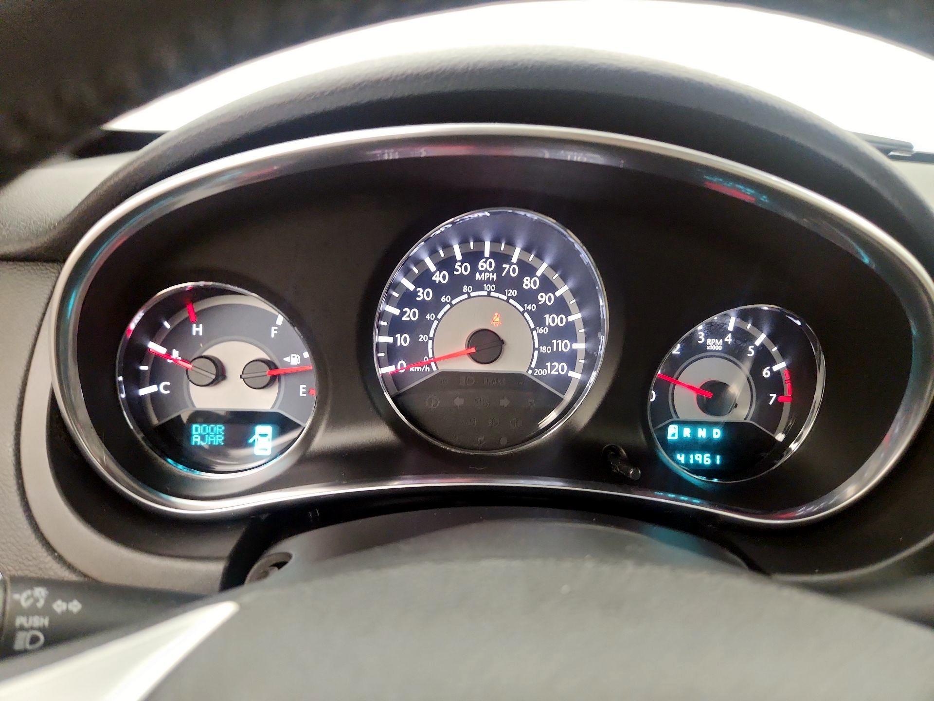 Thumbnail: 2014 Chrysler 200 - 10