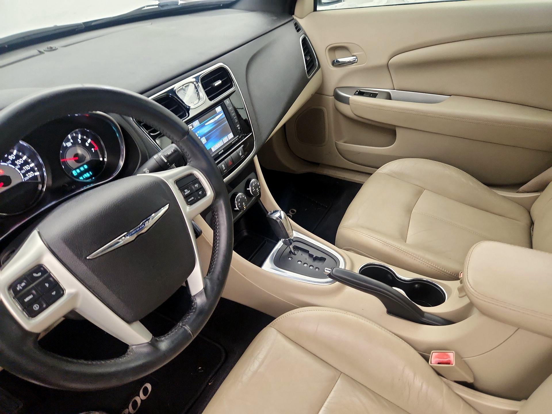Thumbnail: 2014 Chrysler 200 - 11