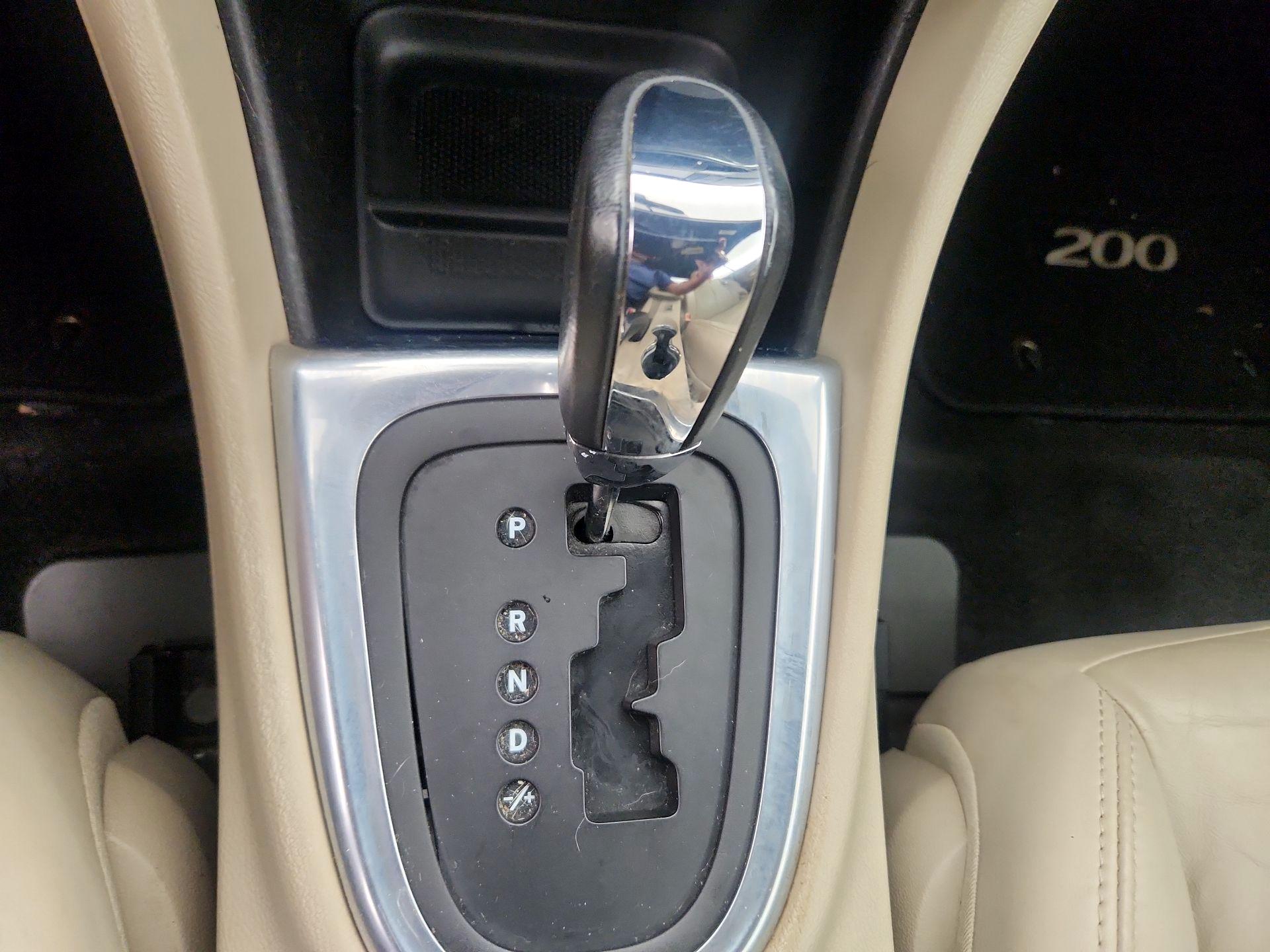Thumbnail: 2014 Chrysler 200 - 15