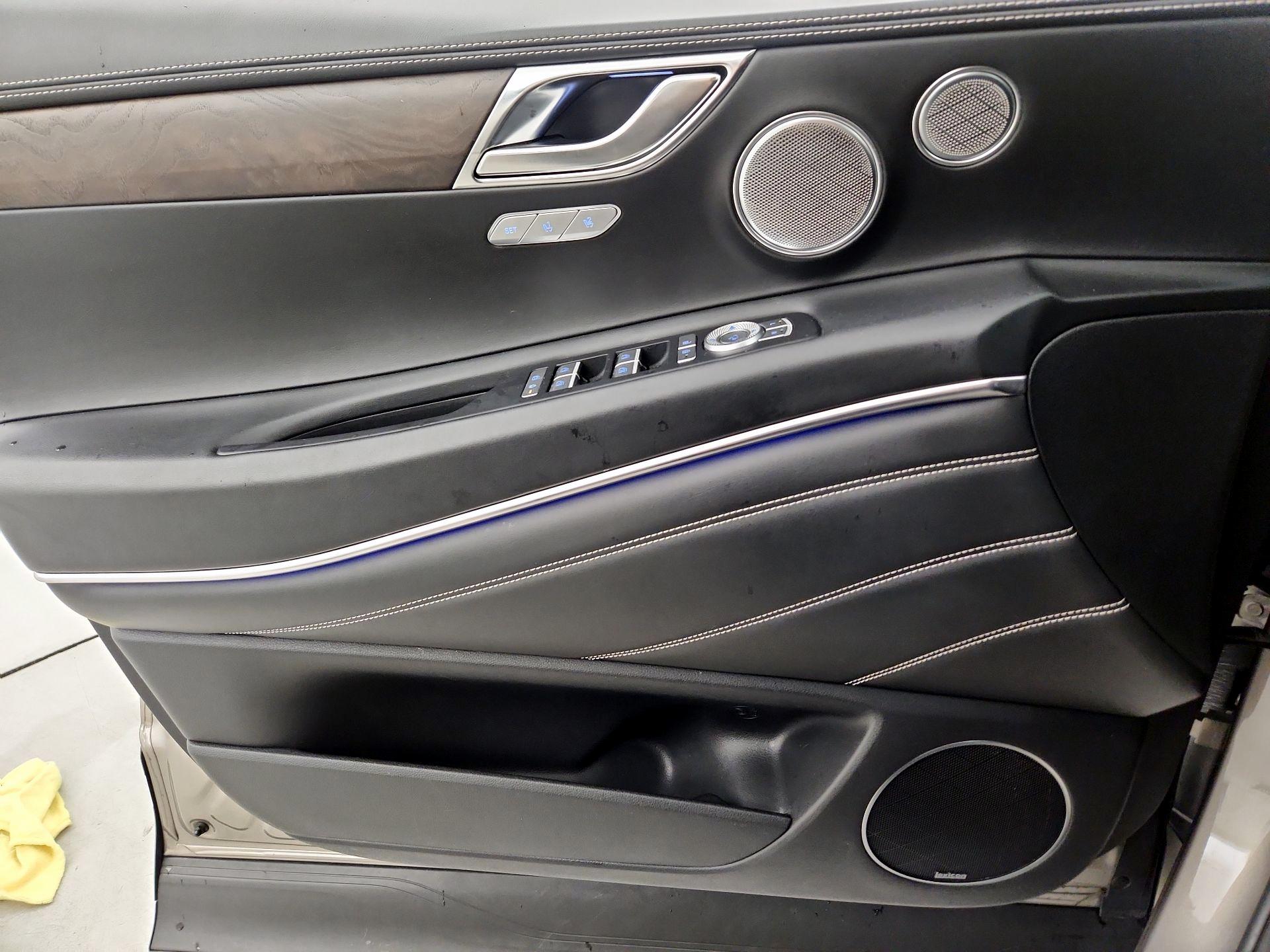 Thumbnail: 2021 Genesis GV80 - 12