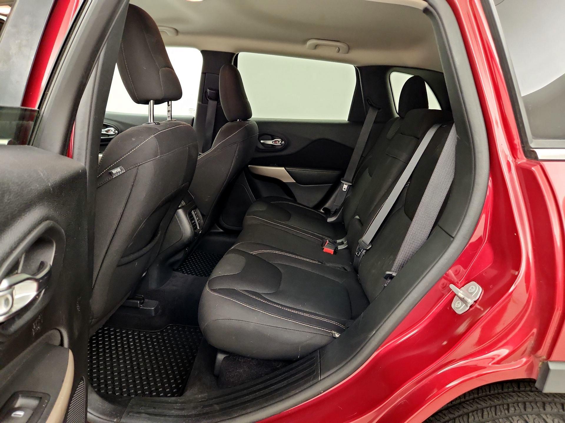 Thumbnail: 2017 Jeep Cherokee - 20