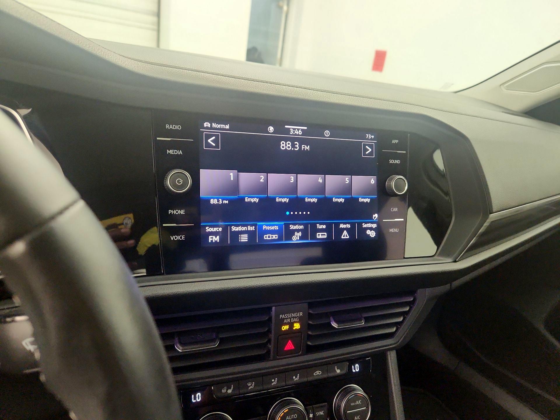 Thumbnail: 2021 Volkswagen Jetta - 15