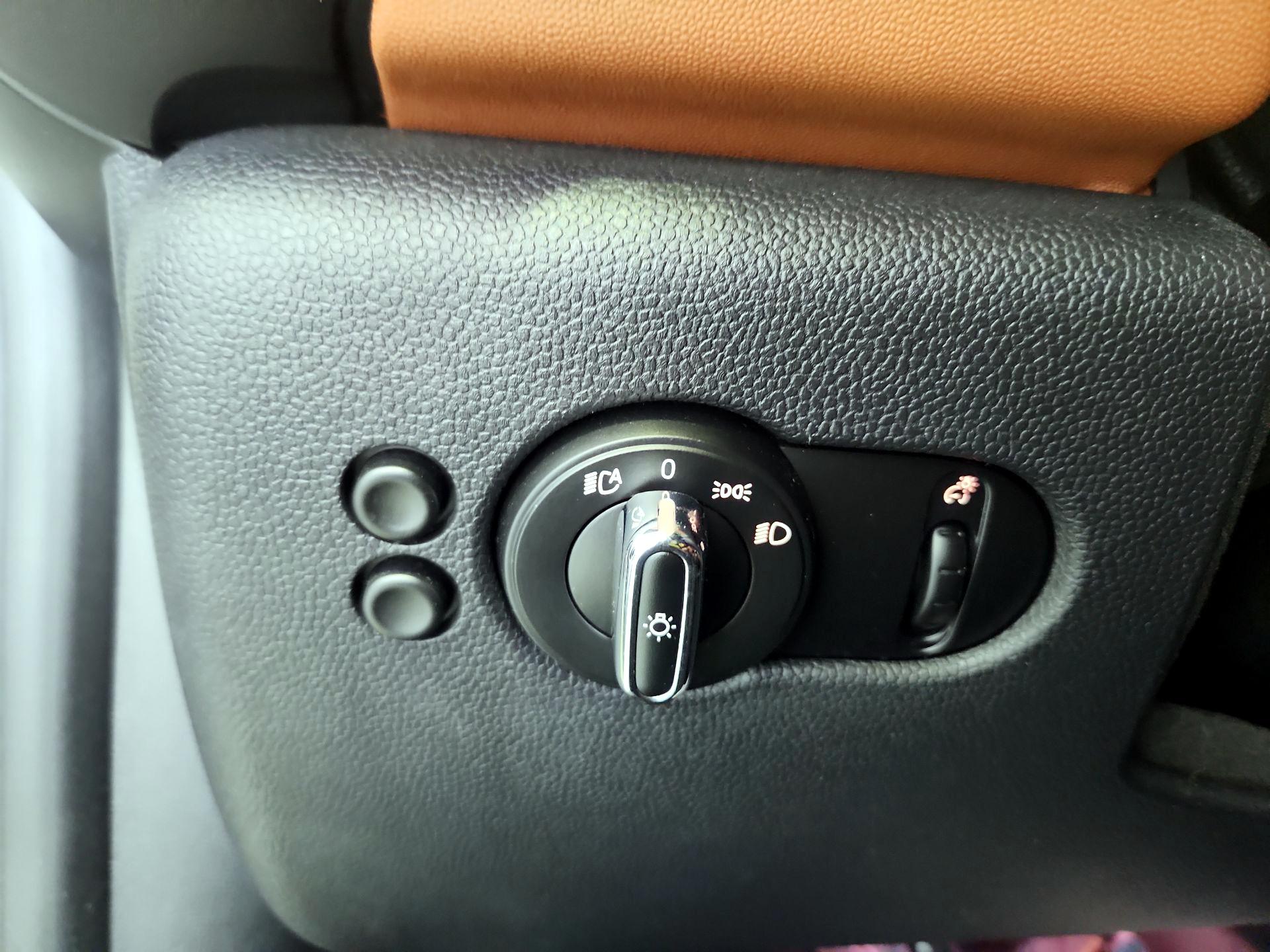 Thumbnail: 2019 MINI Cooper - 13