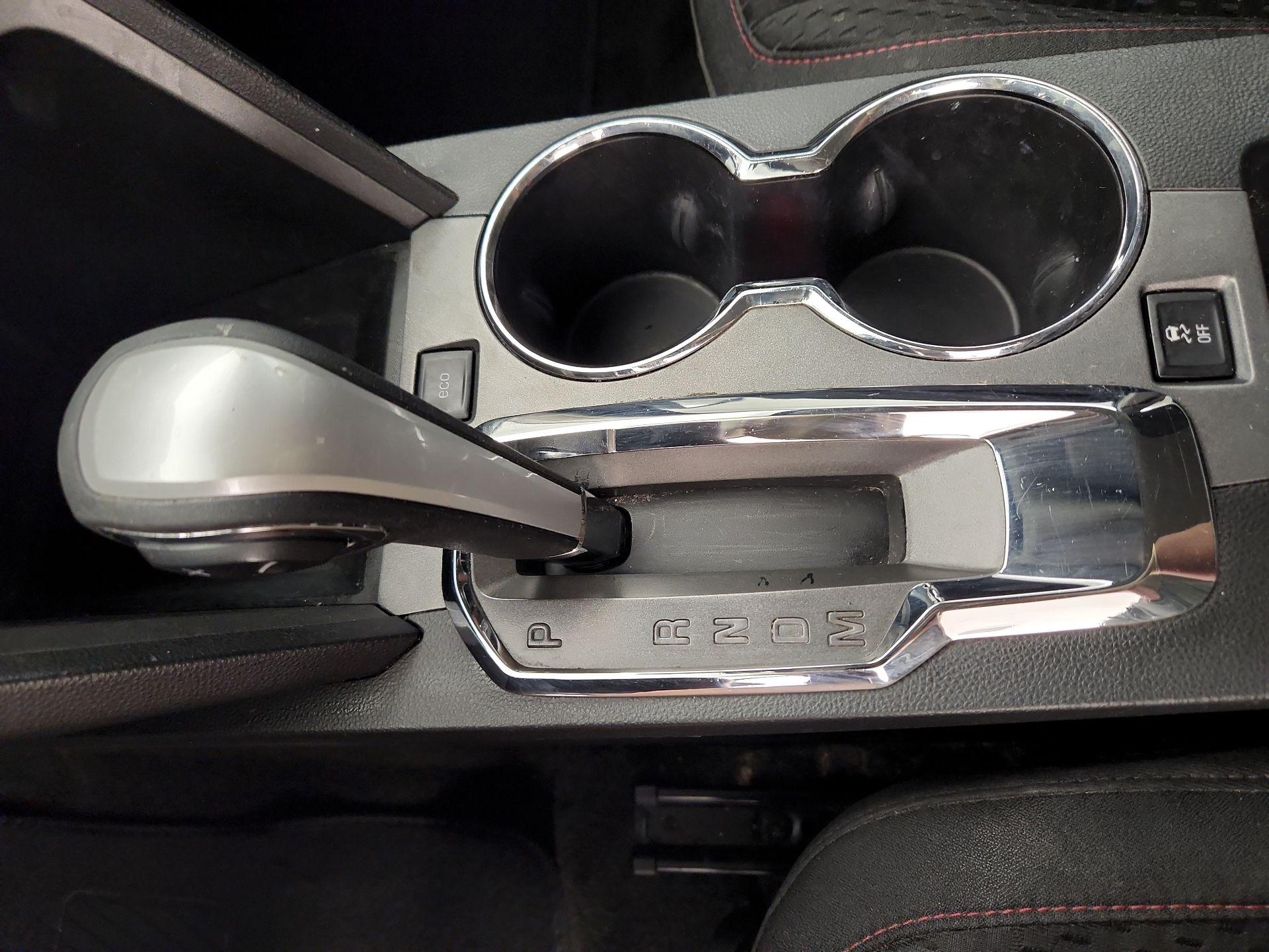 Thumbnail: 2015 GMC Terrain - 17