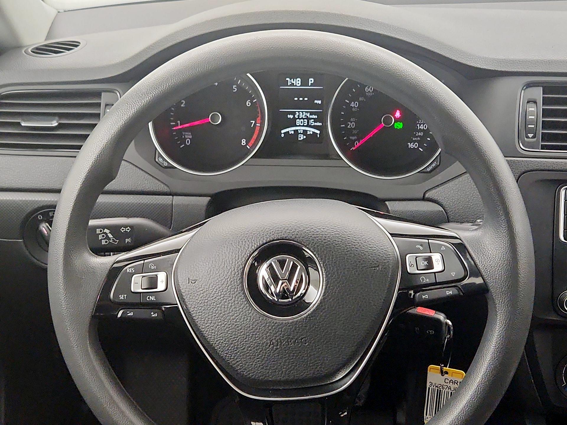 Thumbnail: 2016 Volkswagen Jetta - 10