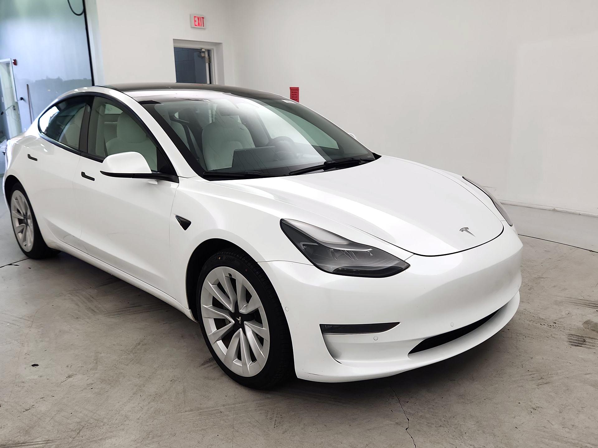 Thumbnail: 2022 Tesla Model 3 - 1