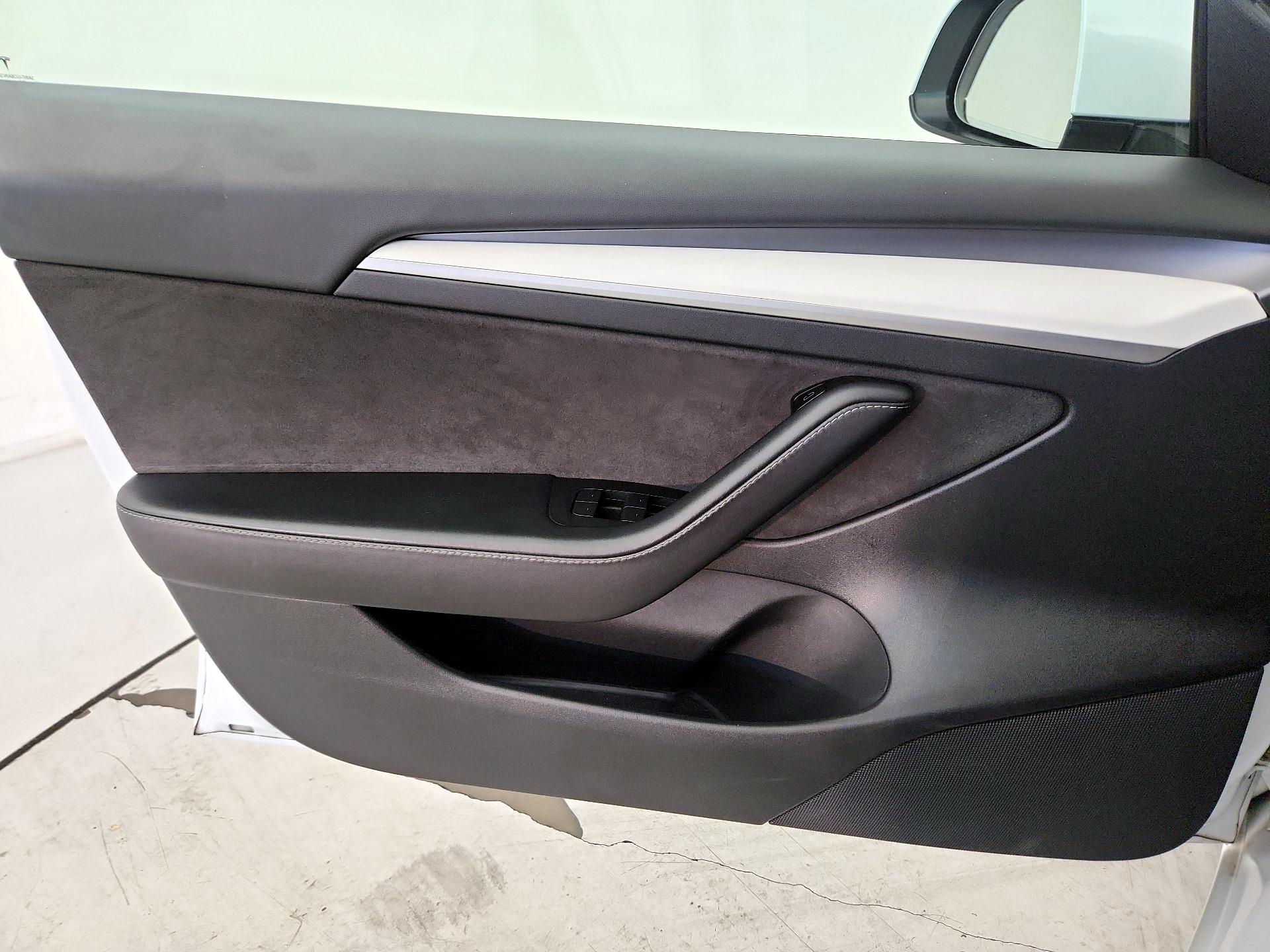 Thumbnail: 2022 Tesla Model 3 - 10