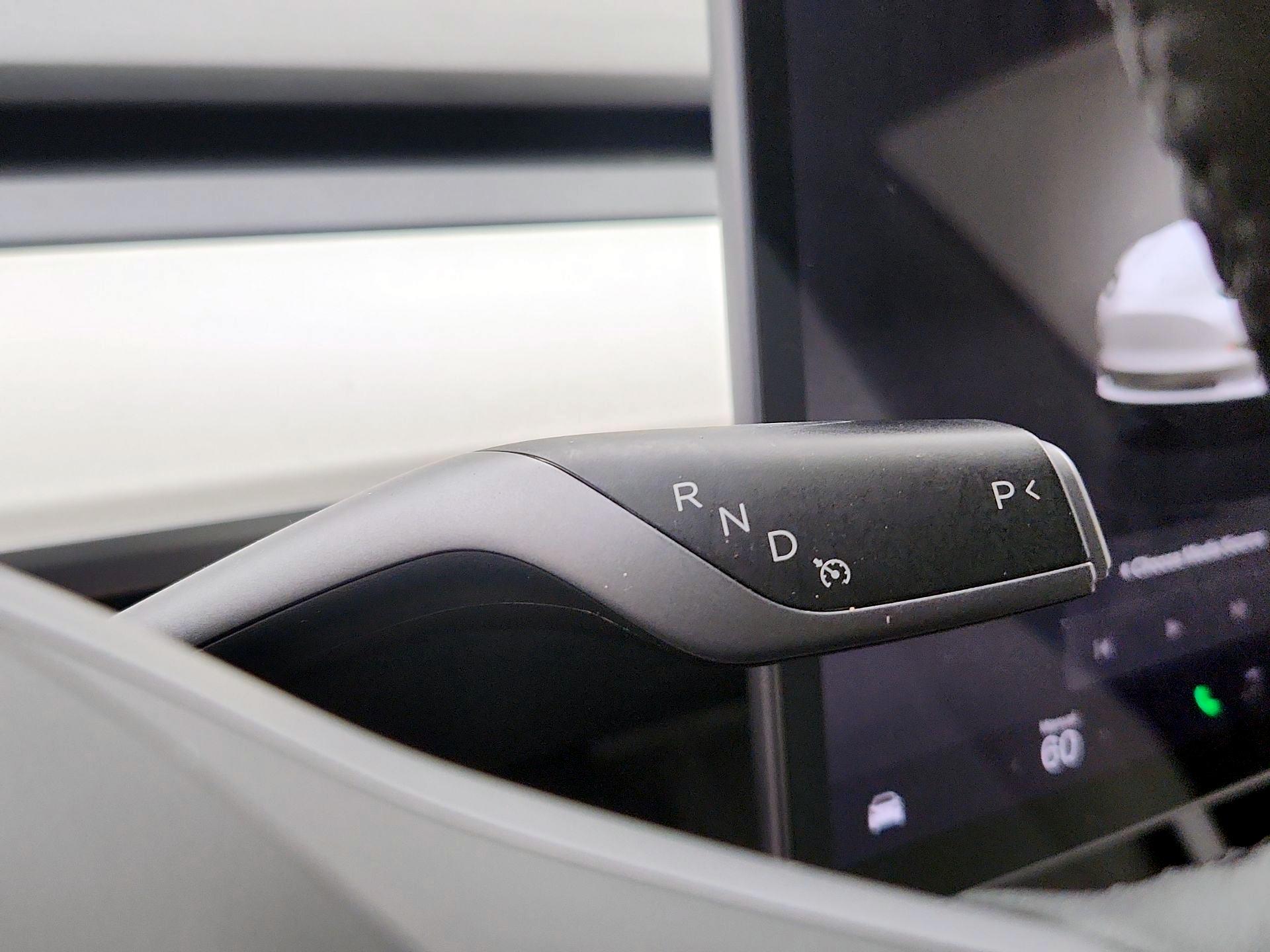Thumbnail: 2022 Tesla Model 3 - 14