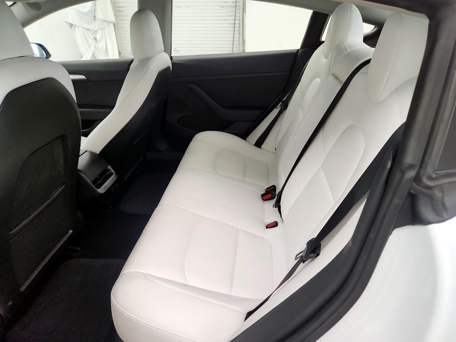 Thumbnail: 2022 Tesla Model 3 - 16