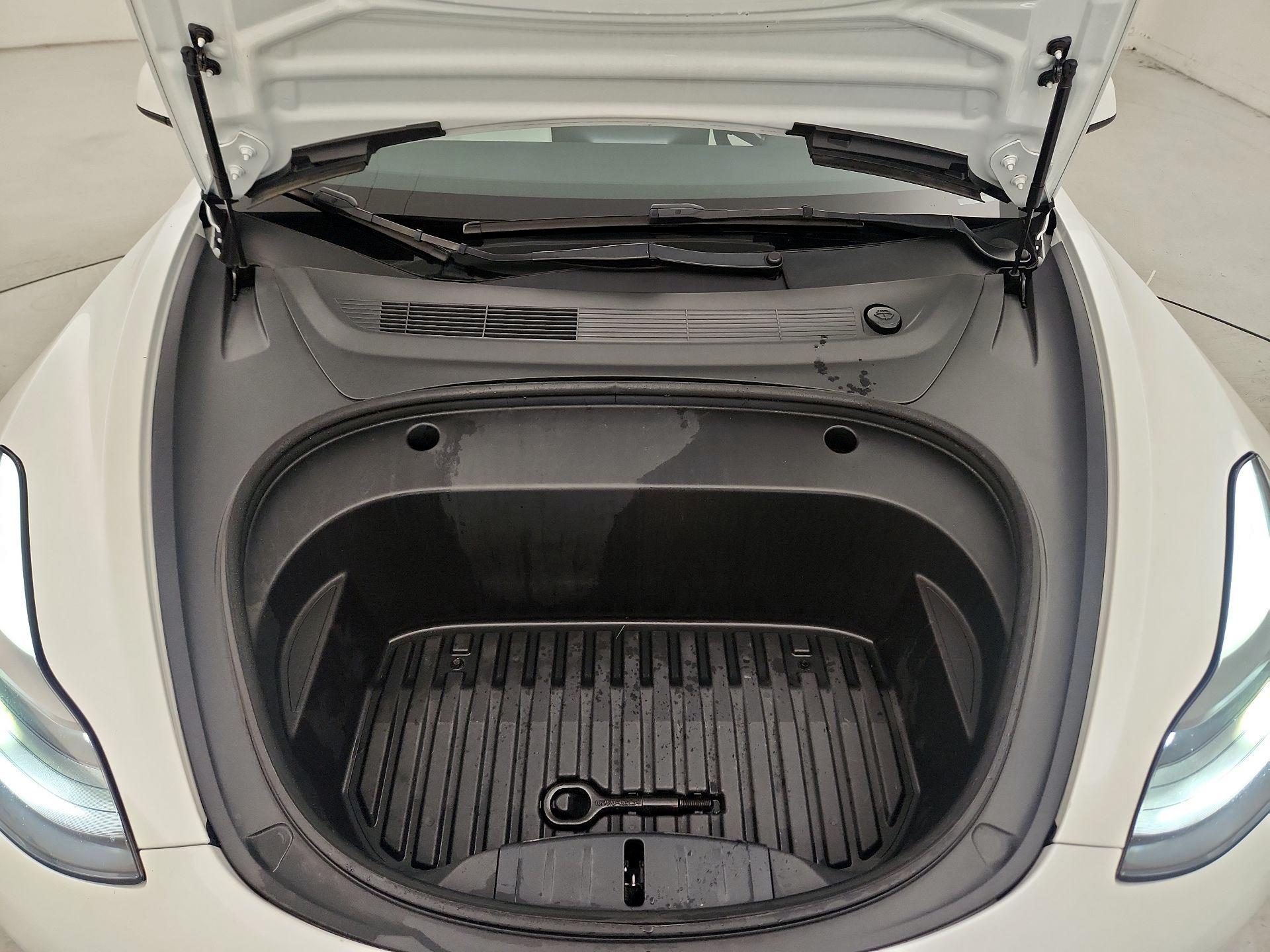 Thumbnail: 2022 Tesla Model 3 - 18