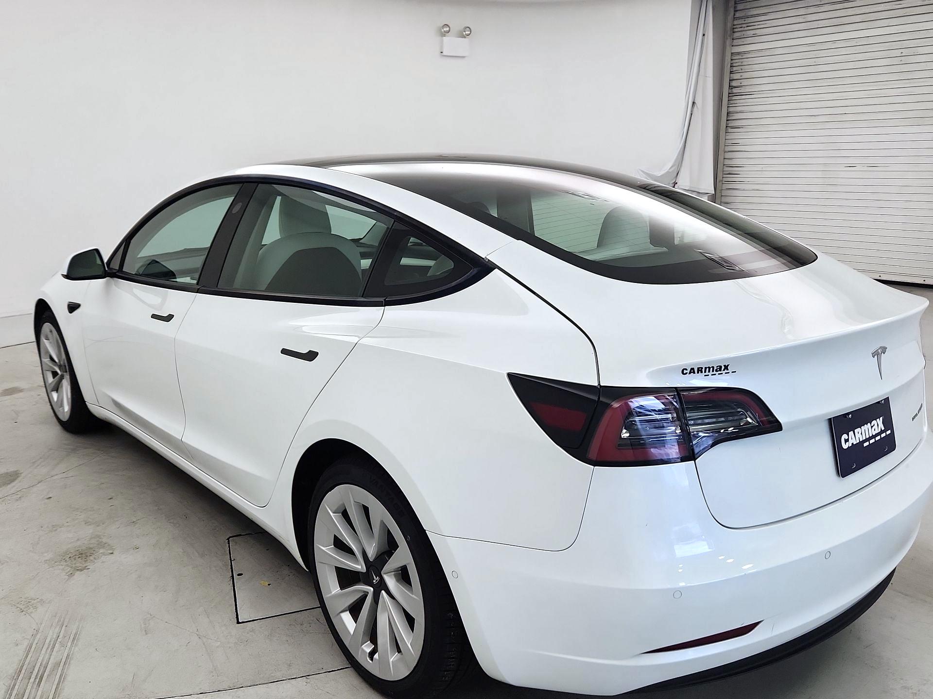 Thumbnail: 2022 Tesla Model 3 - 7