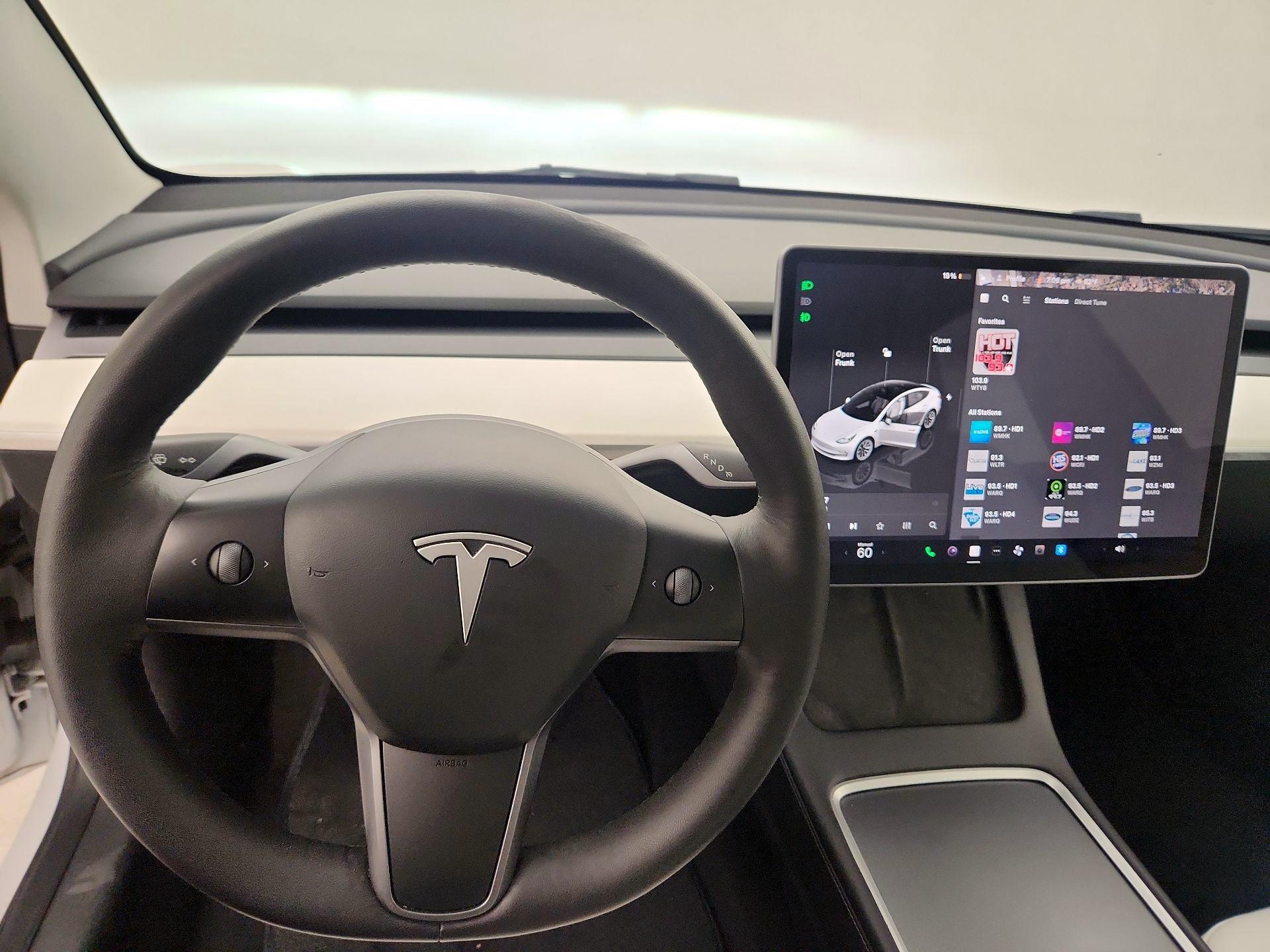 Thumbnail: 2022 Tesla Model 3 - 8