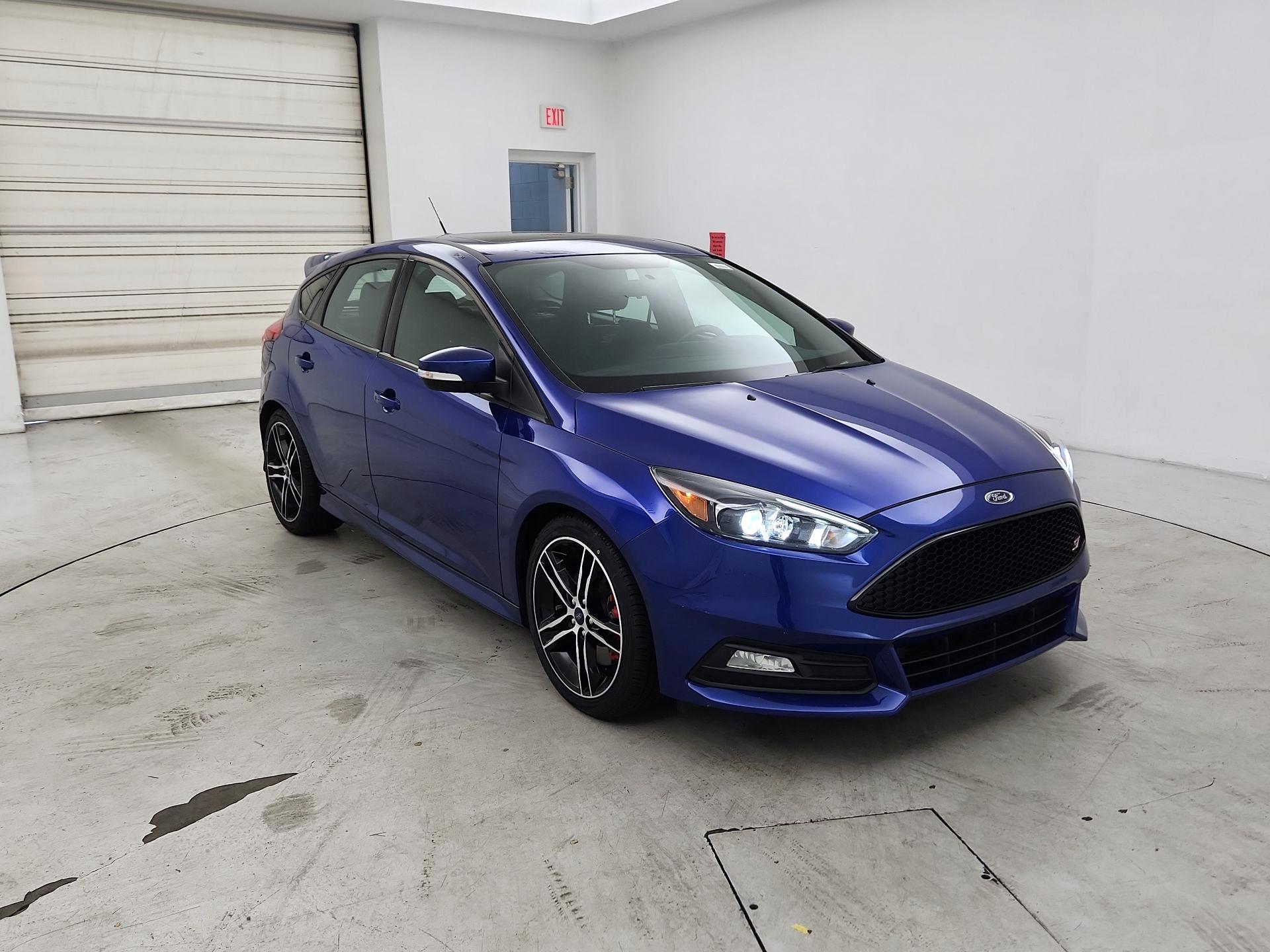 Thumbnail: 2015 Ford Focus - 1
