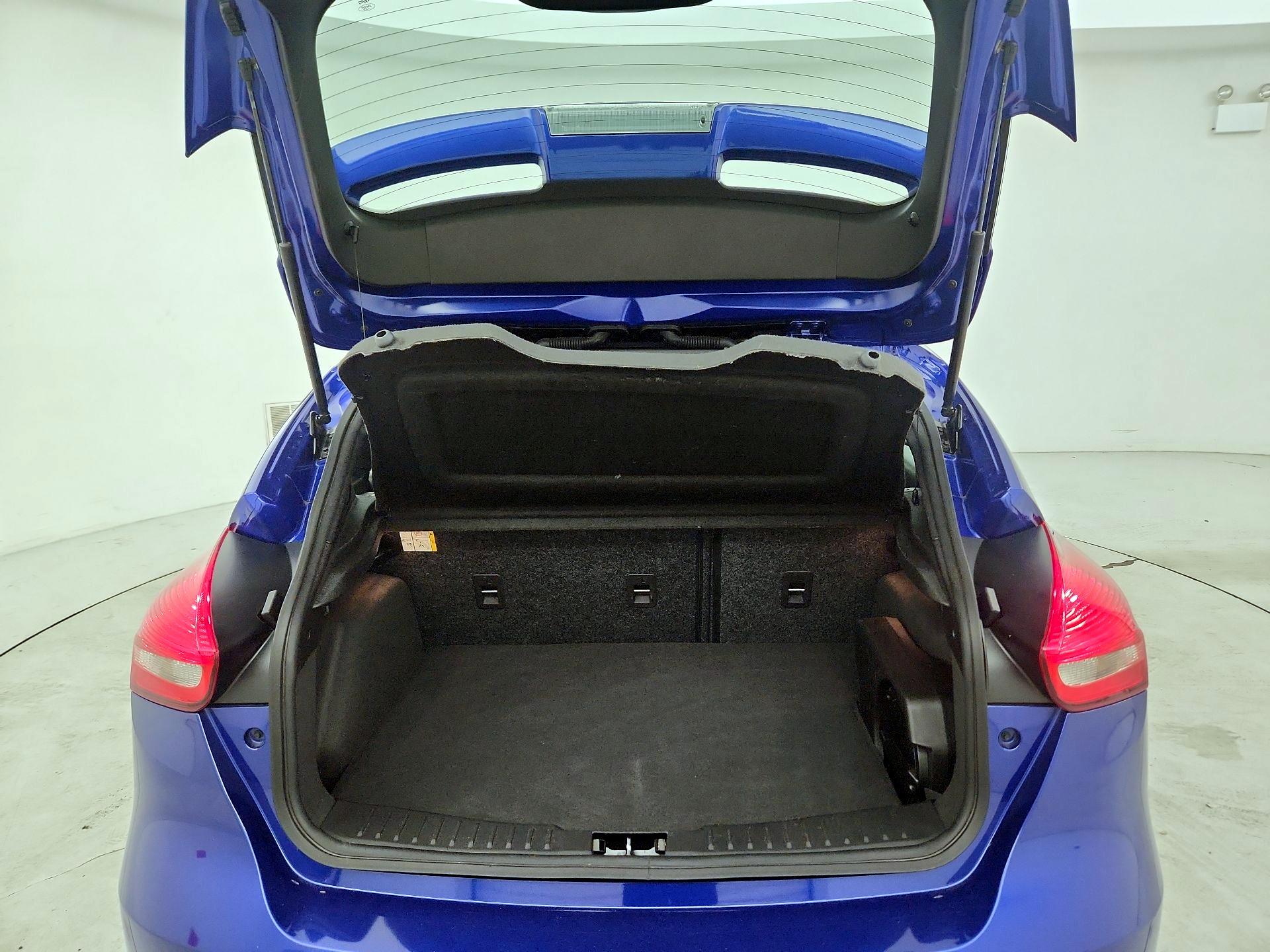 Thumbnail: 2015 Ford Focus - 20