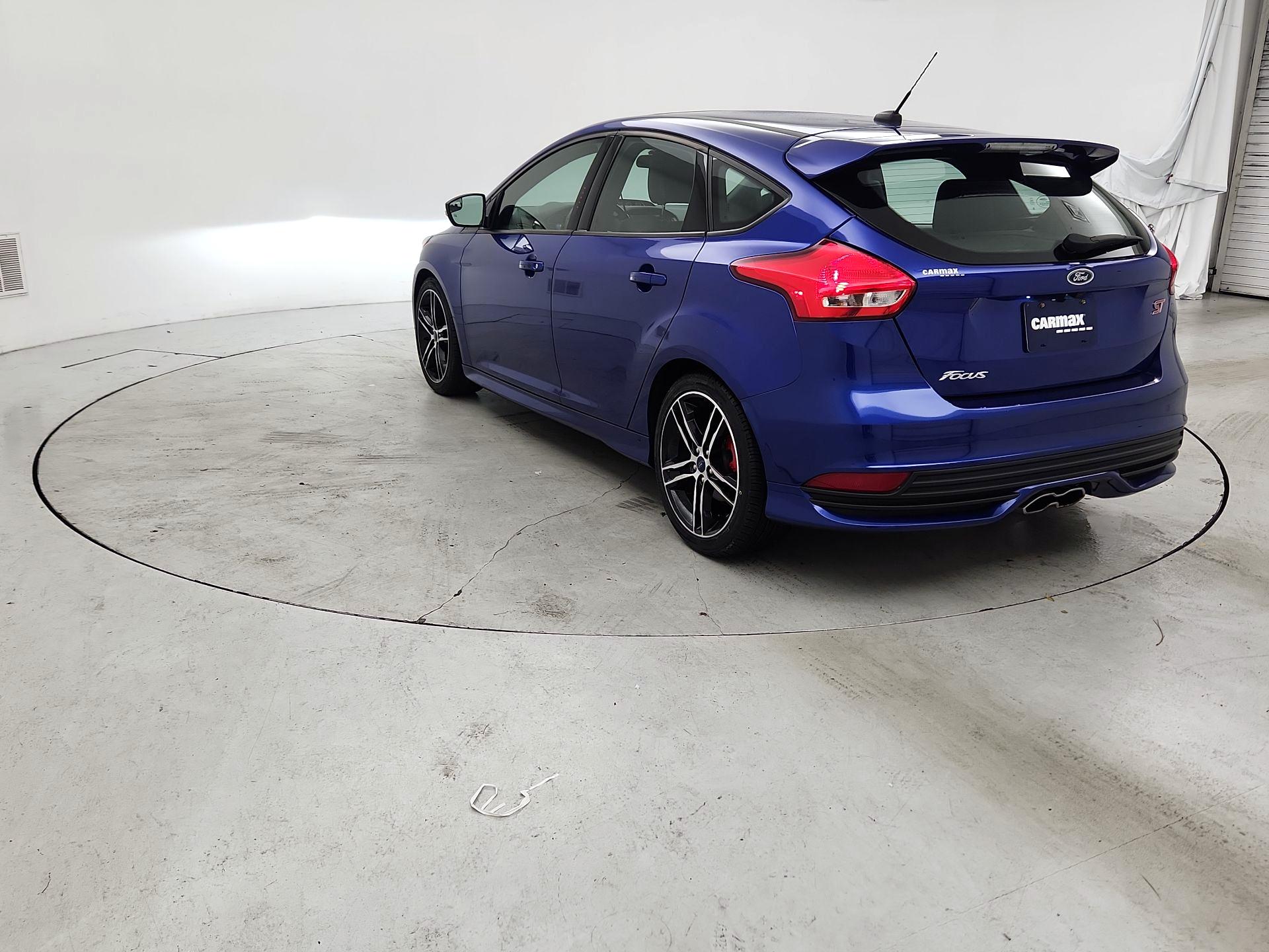 Thumbnail: 2015 Ford Focus - 7