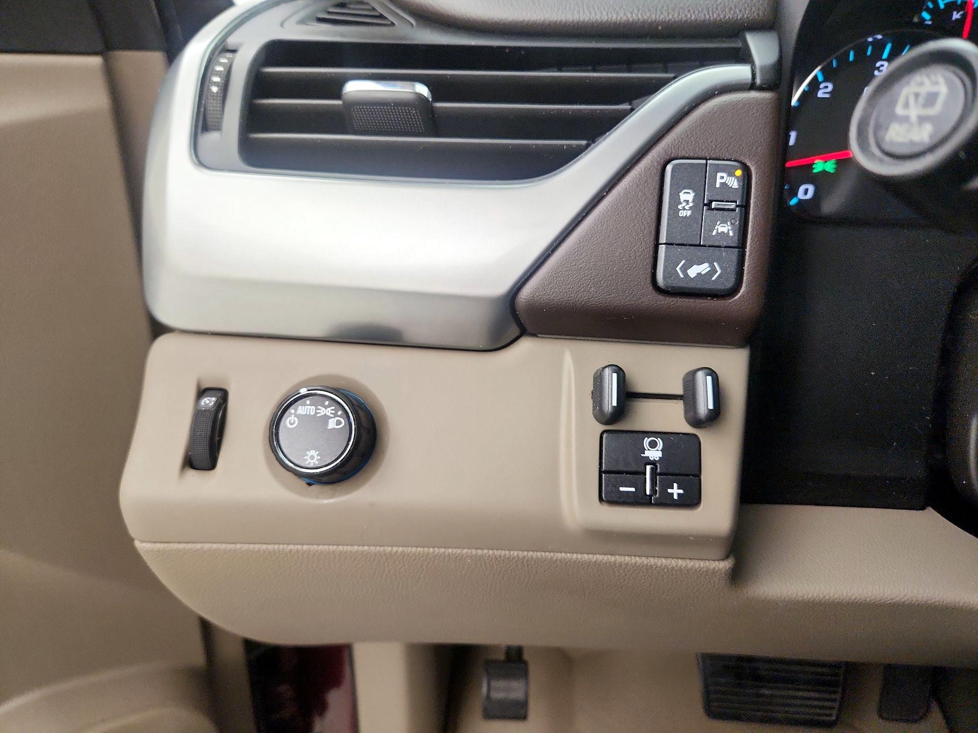Thumbnail: 2016 Chevrolet Tahoe - 13