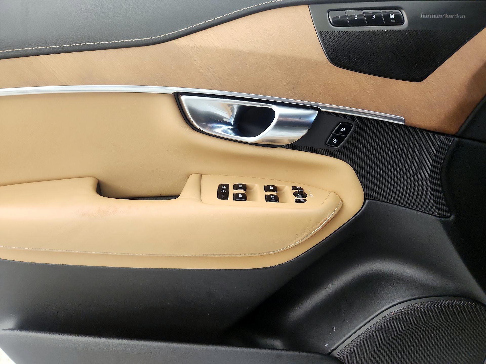 Thumbnail: 2019 Volvo XC90 - 12