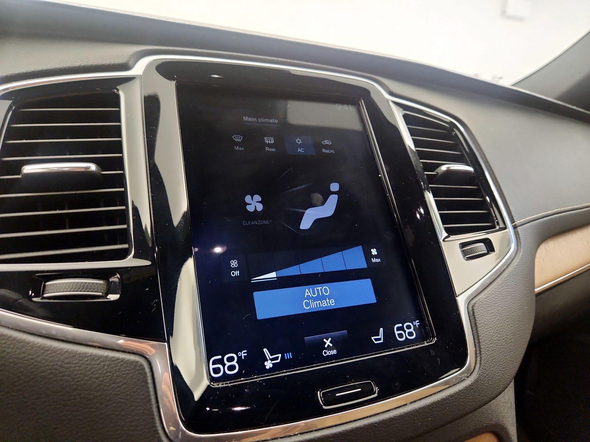 Thumbnail: 2019 Volvo XC90 - 17