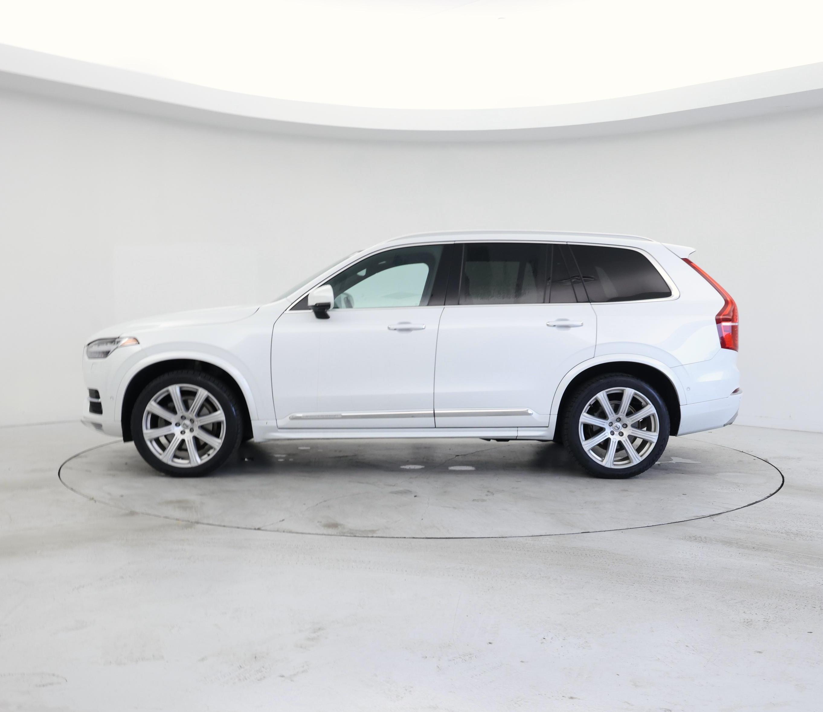 Thumbnail: 2019 Volvo XC90 - 3