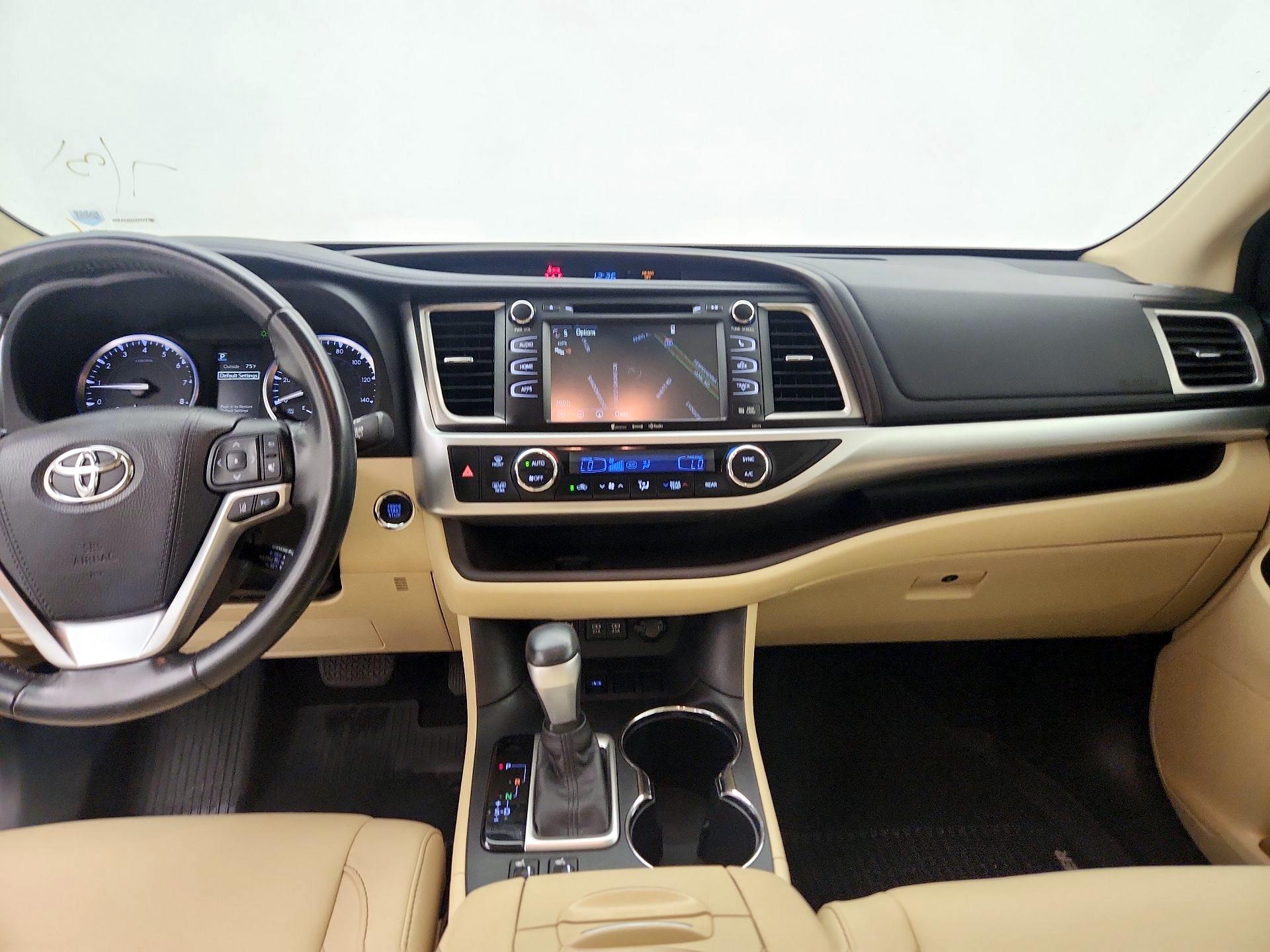 Thumbnail: 2017 Toyota Highlander - 9