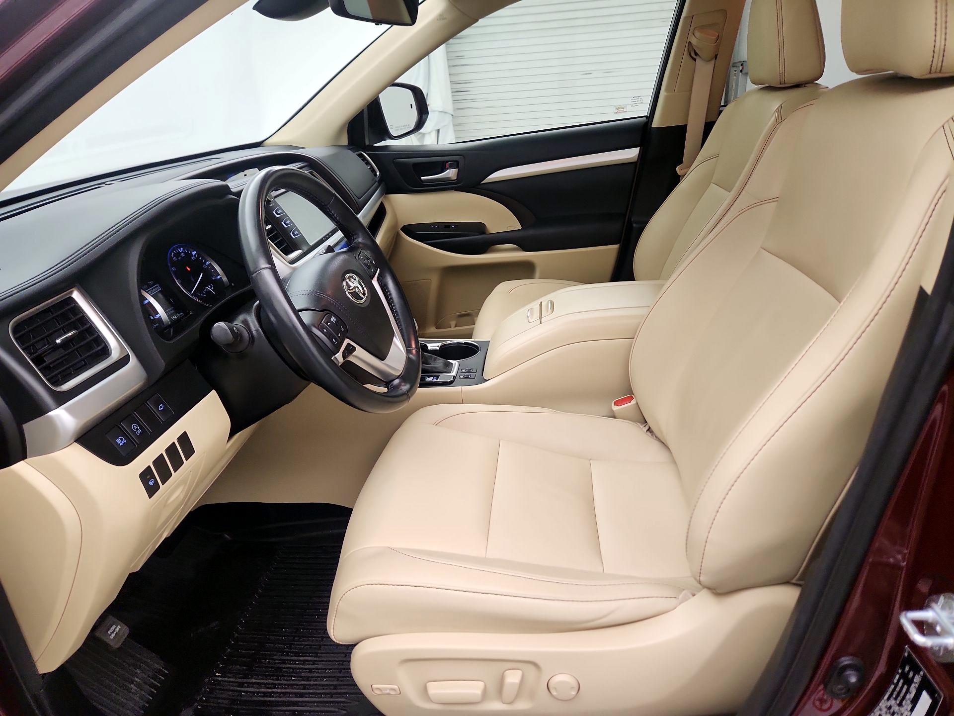 Thumbnail: 2017 Toyota Highlander - 11