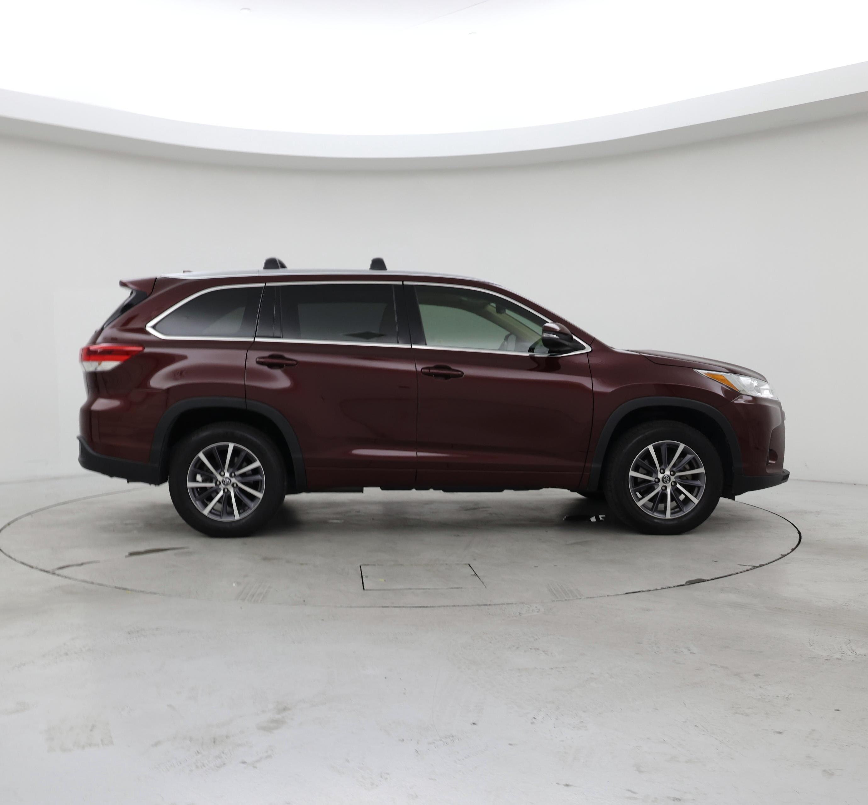 Thumbnail: 2017 Toyota Highlander - 7