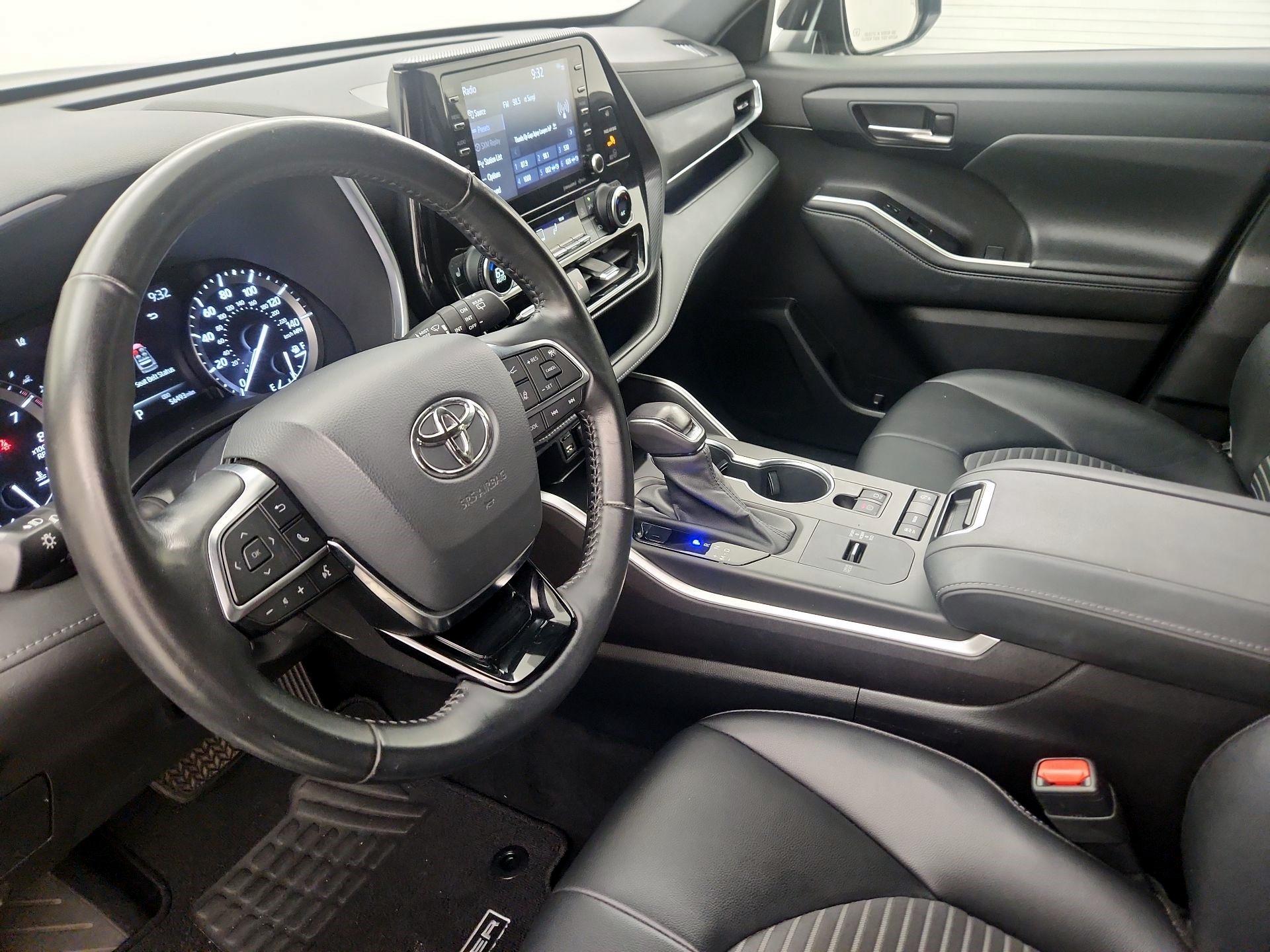 Thumbnail: 2021 Toyota Highlander - 11