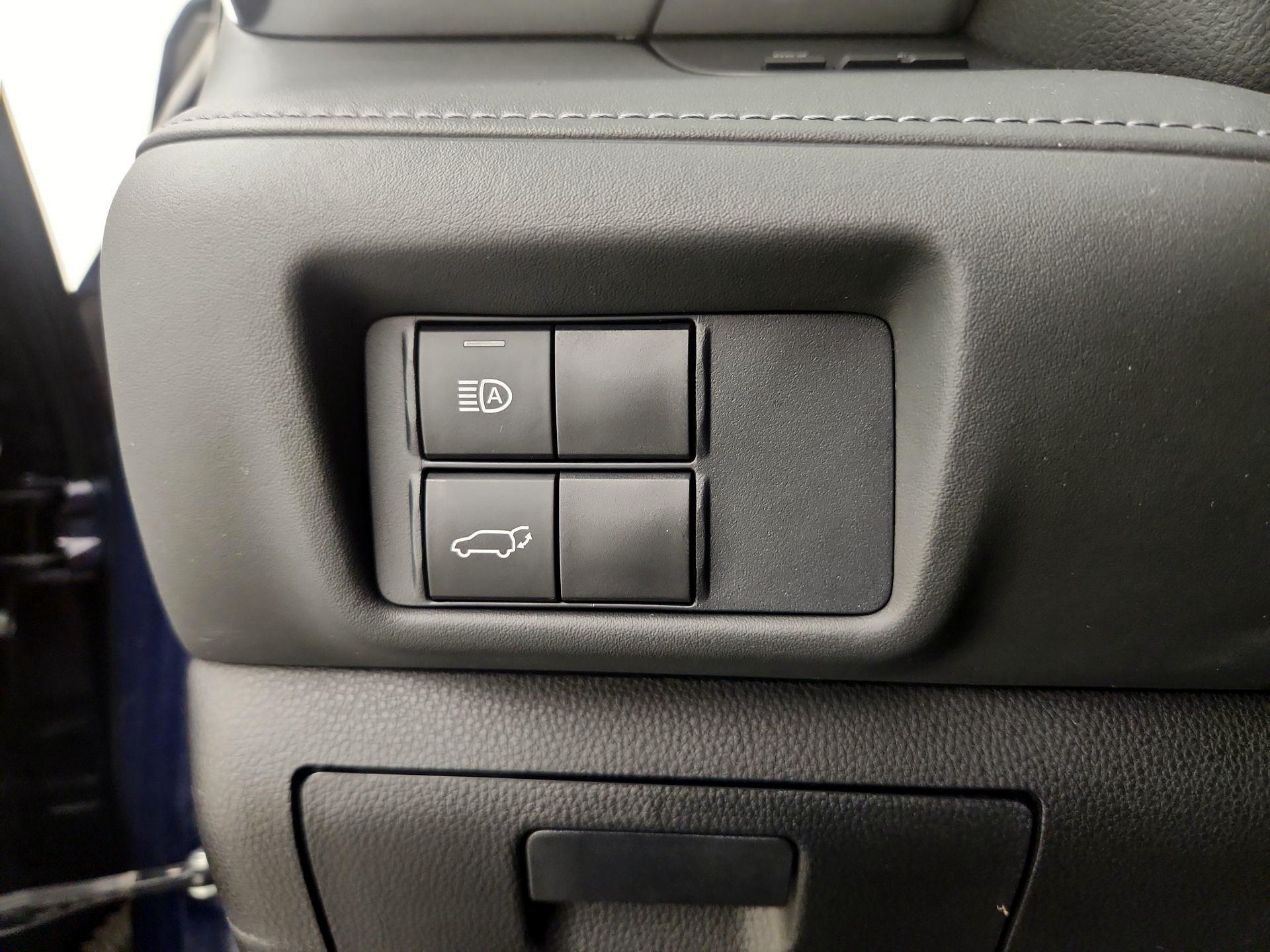 Thumbnail: 2021 Toyota Highlander - 13
