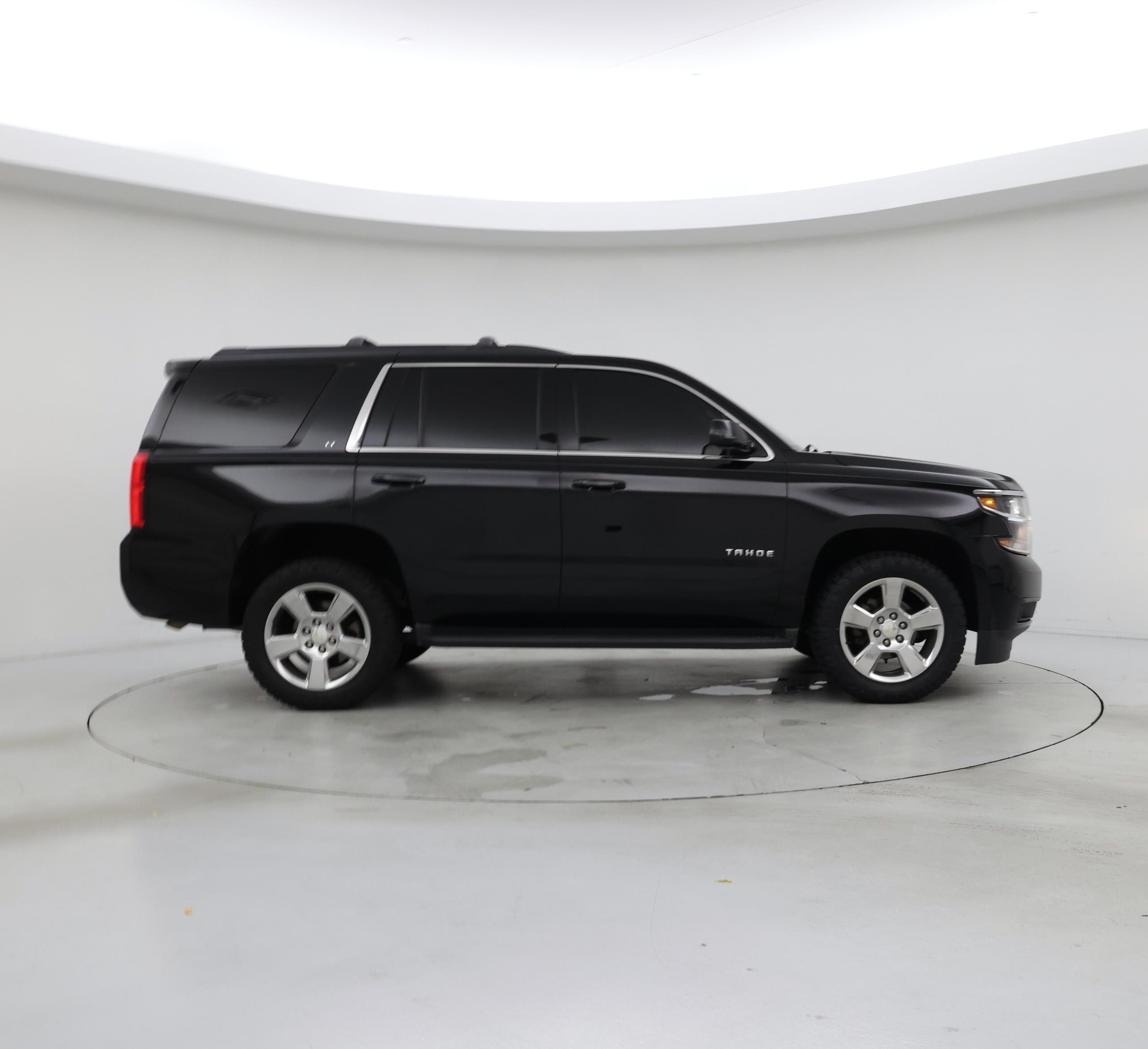 Thumbnail: 2017 Chevrolet Tahoe - 7