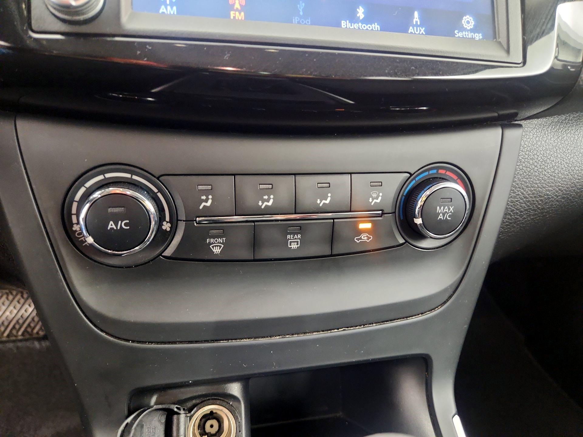 Thumbnail: 2019 Nissan Sentra - 16