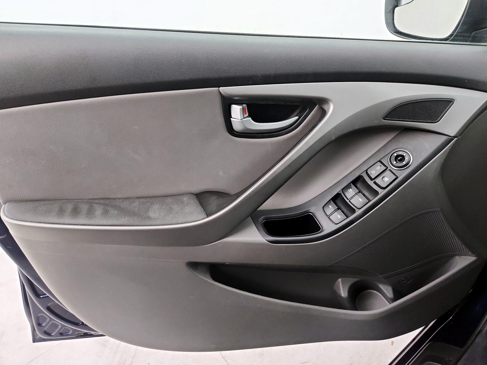 Thumbnail: 2014 Hyundai Elantra - 10