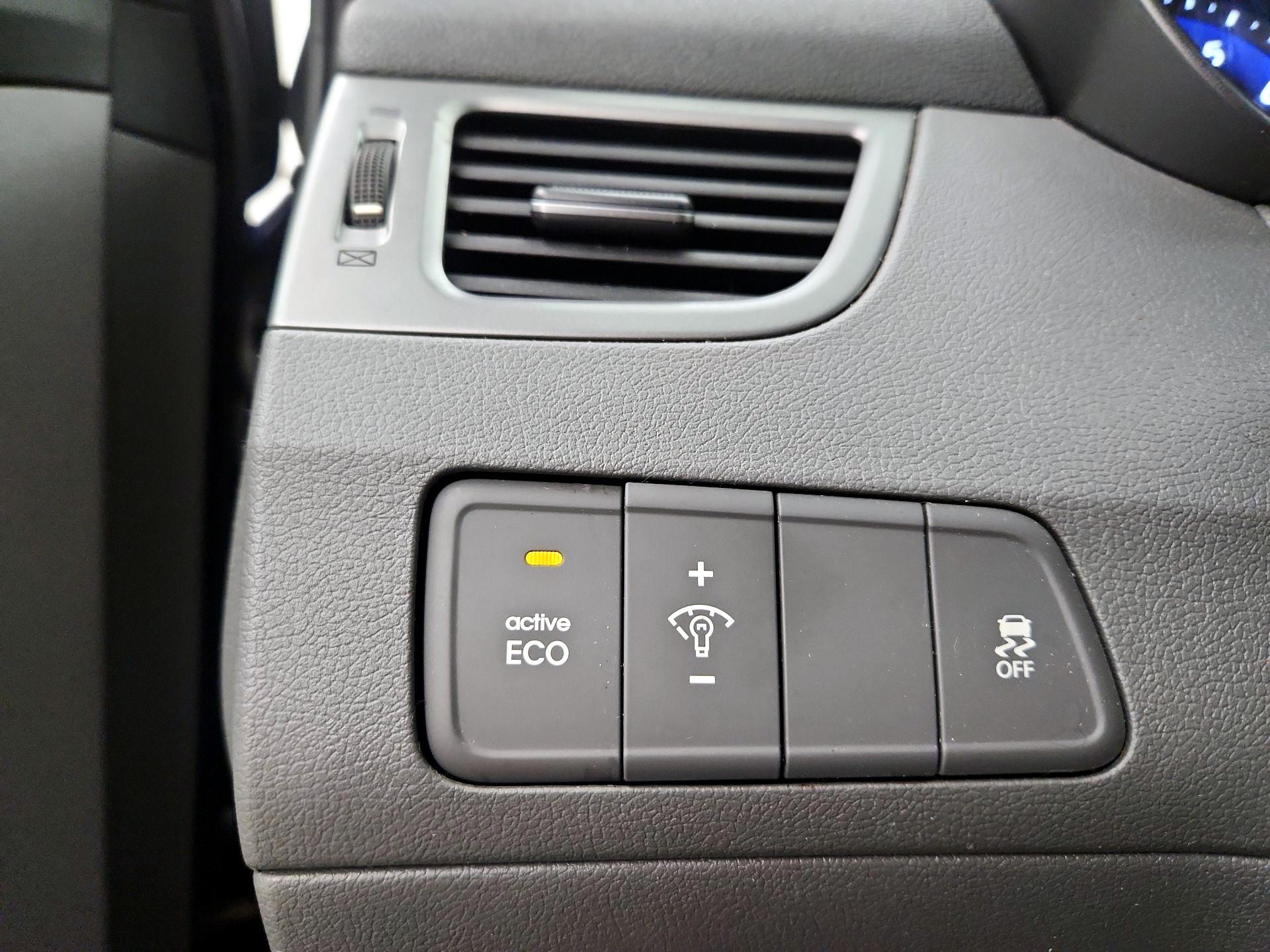 Thumbnail: 2014 Hyundai Elantra - 11