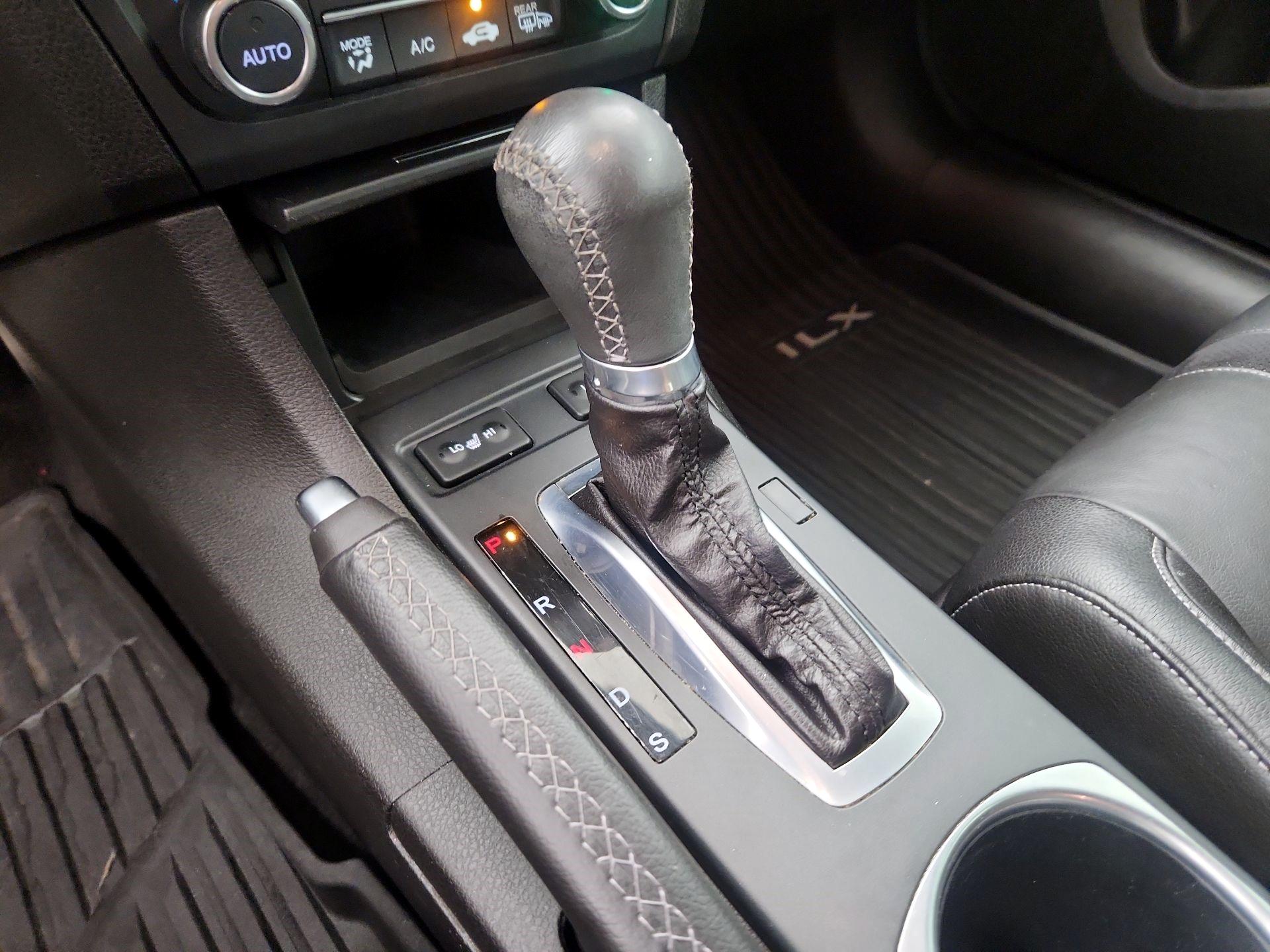 Thumbnail: 2019 Acura ILX - 17