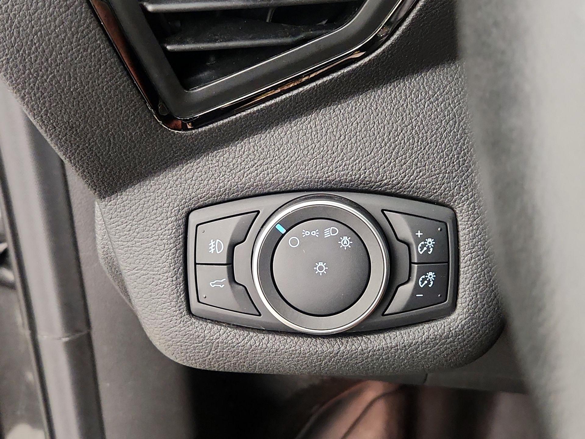 Thumbnail: 2018 Ford Escape - 11