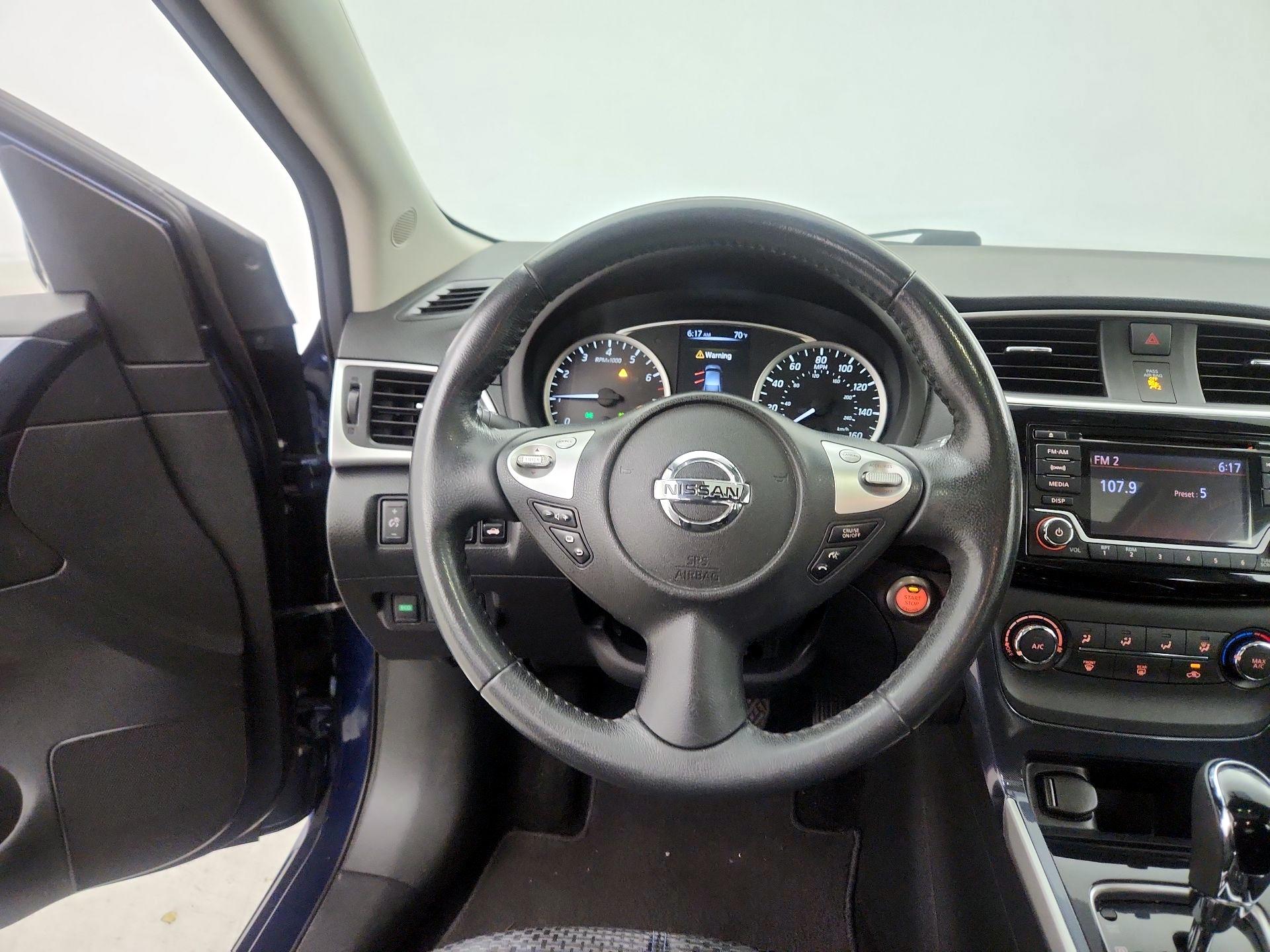Thumbnail: 2017 Nissan Sentra - 10